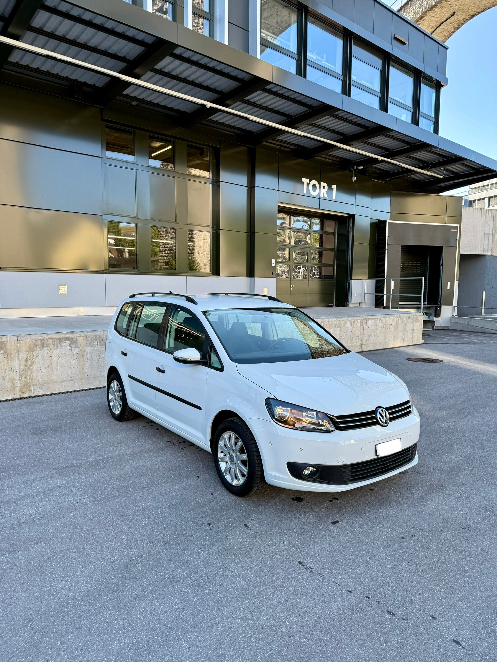 VW Touran 1.6 TDI BMT Comfortline DSG-image-2