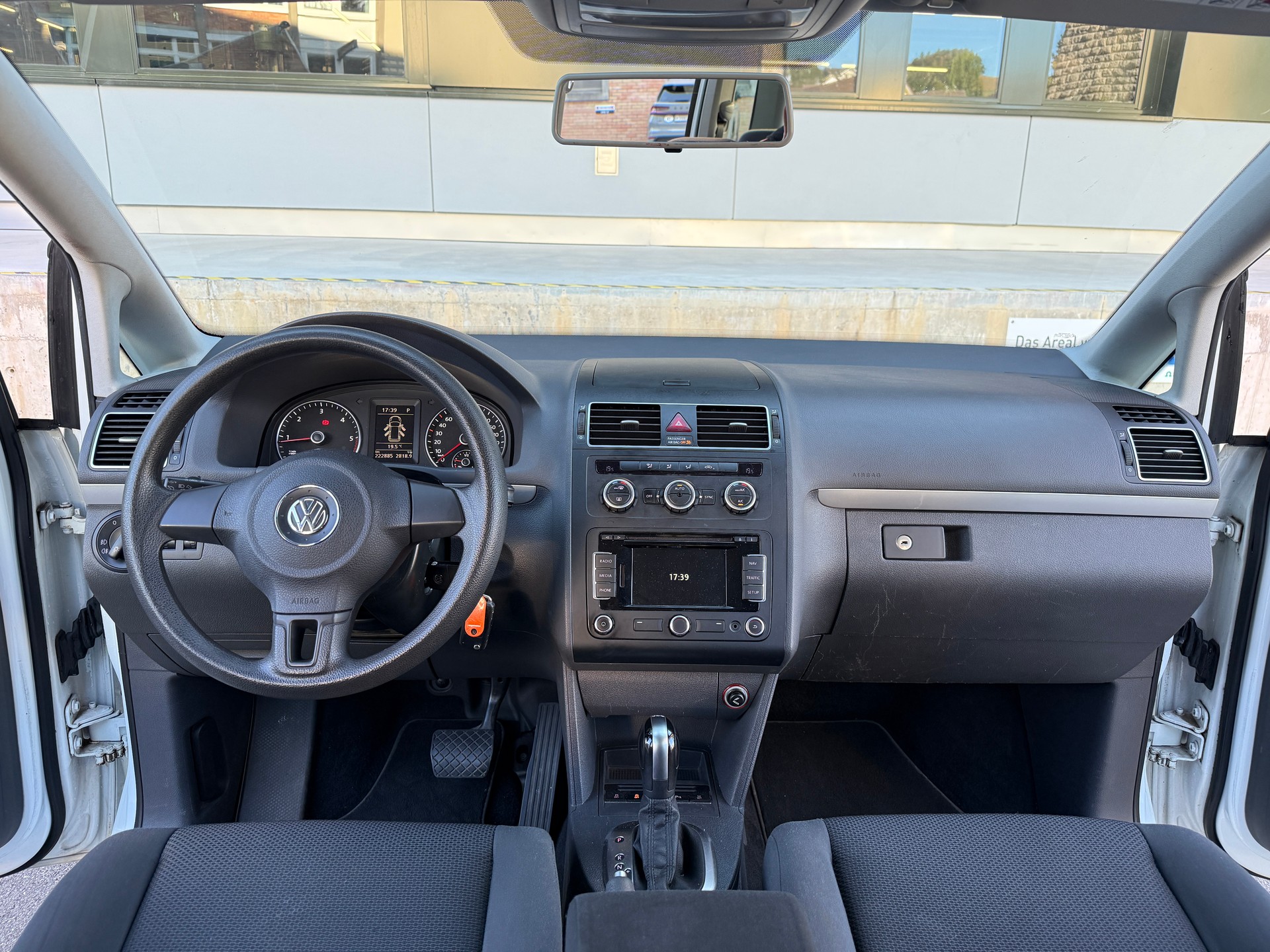 VW Touran 1.6 TDI BMT Comfortline DSG-image-8