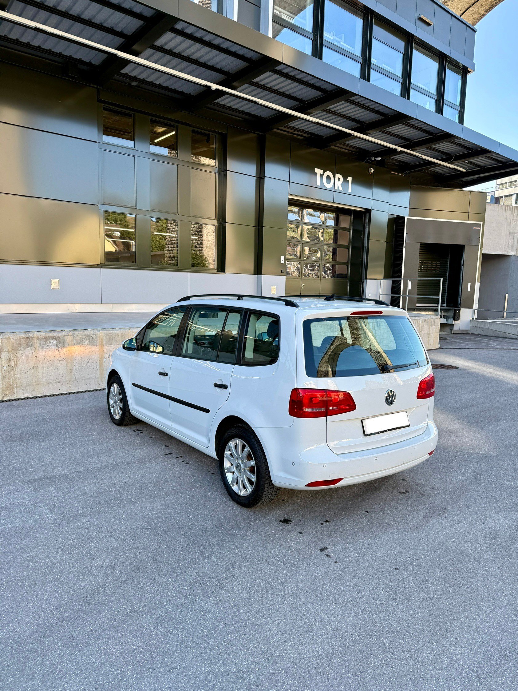 VW Touran 1.6 TDI BMT Comfortline DSG-image-6