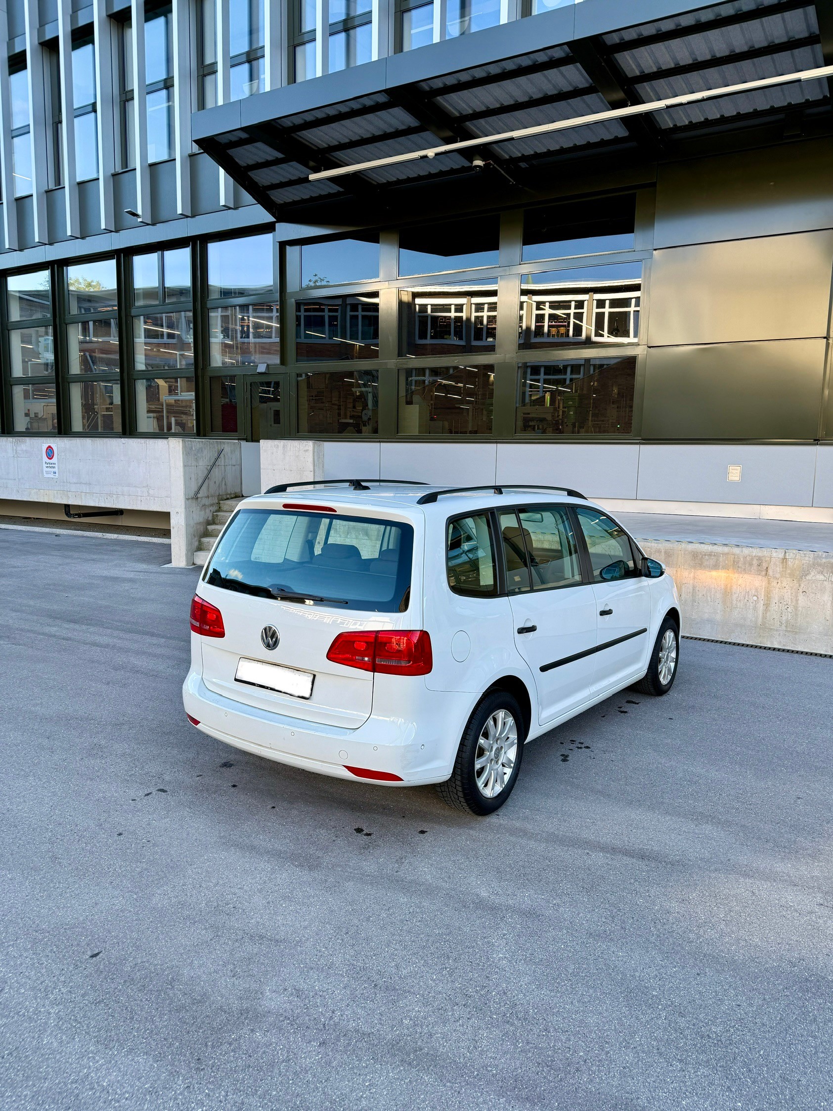 VW Touran 1.6 TDI BMT Comfortline DSG-image-4