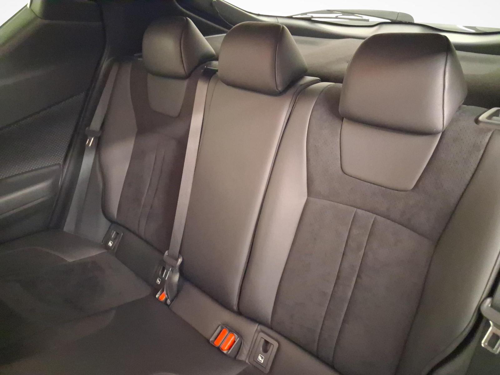 TOYOTA C-HR 2.0 VVTi HSD Move-image-10