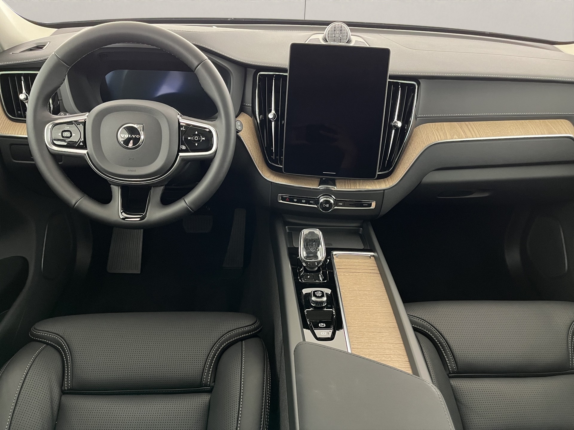 VOLVO XC60 2.0 T8 TE Ultra Dark eAWD-image-9