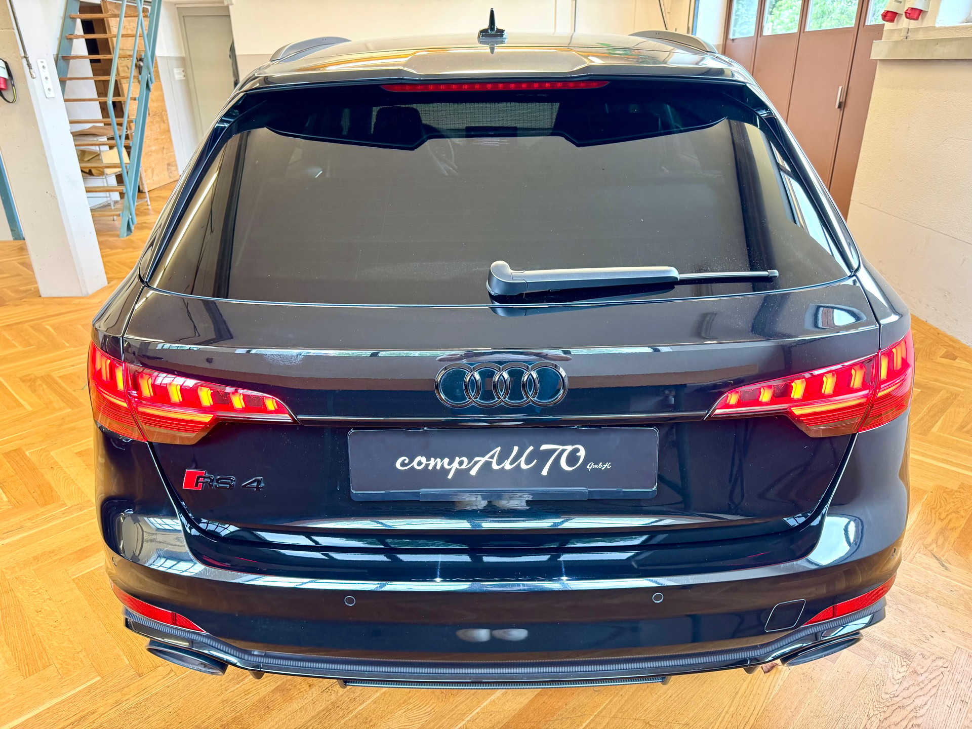 AUDI RS4 Avant quattro tiptronic-image-7