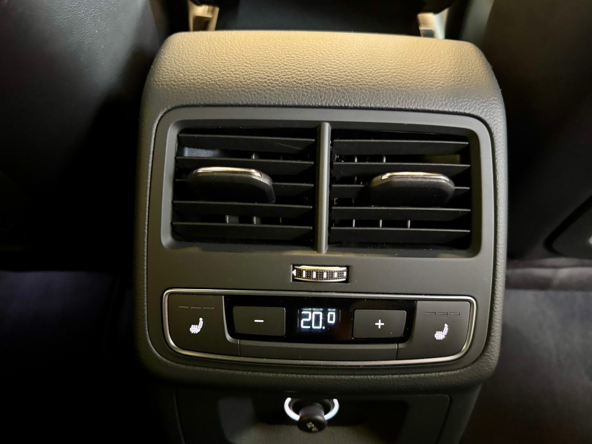 AUDI RS4 Avant quattro tiptronic-image-21