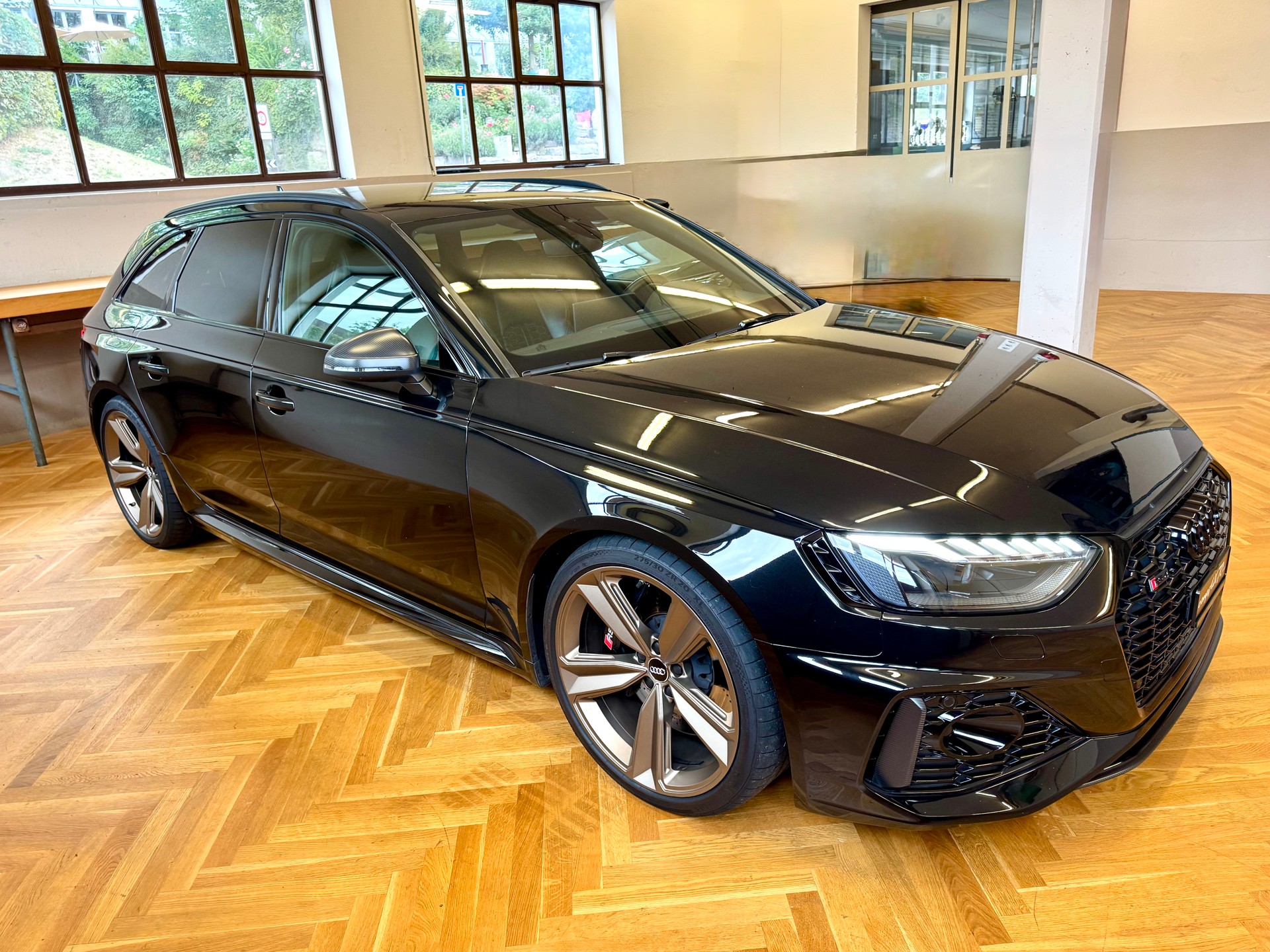 AUDI RS4 Avant quattro tiptronic-image-9
