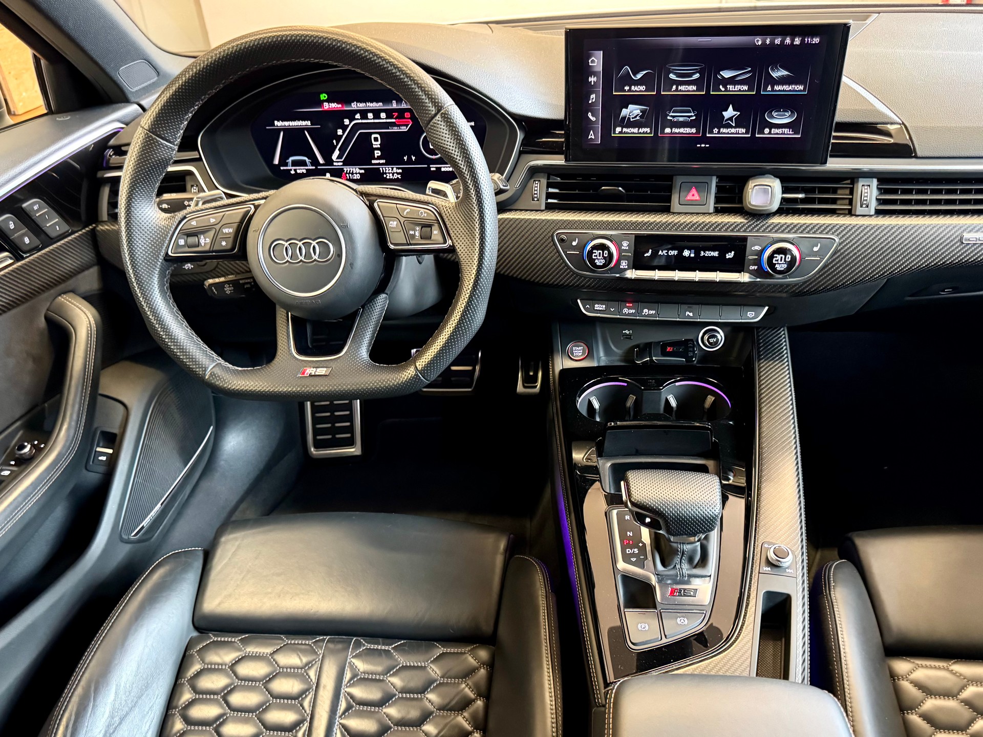 AUDI RS4 Avant quattro tiptronic-image-24