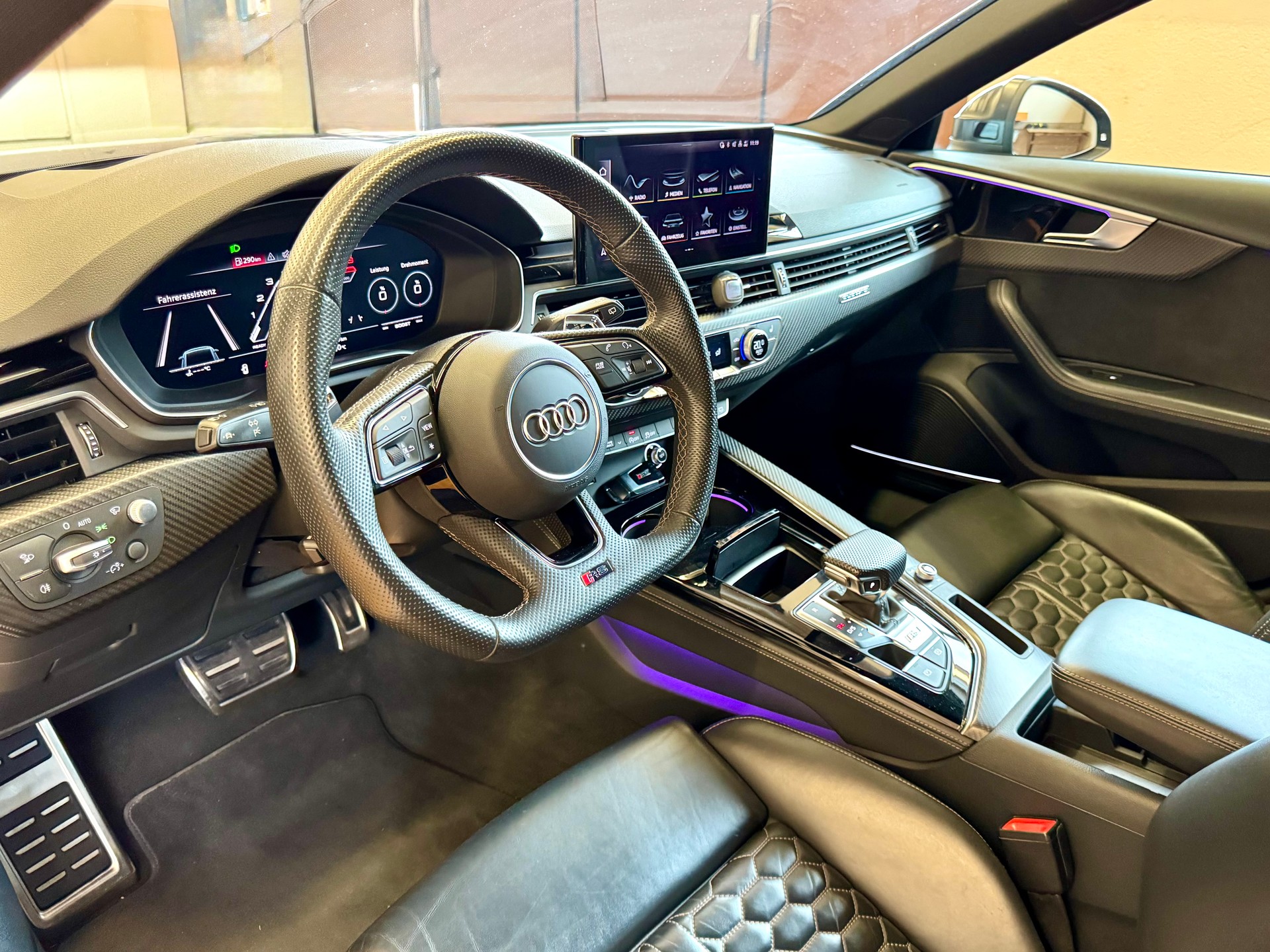 AUDI RS4 Avant quattro tiptronic-image-16