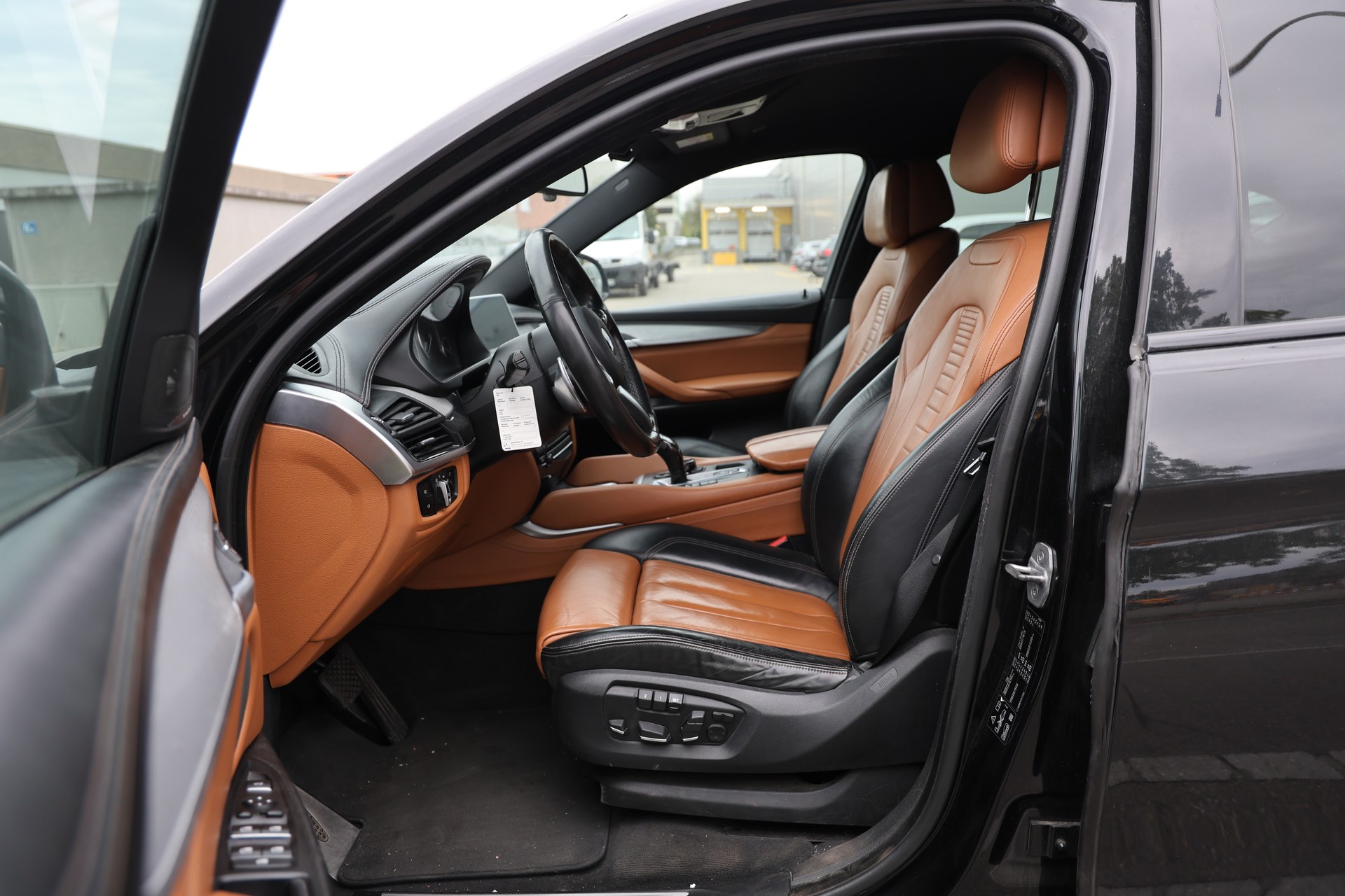 BMW X6 M50d-image-5