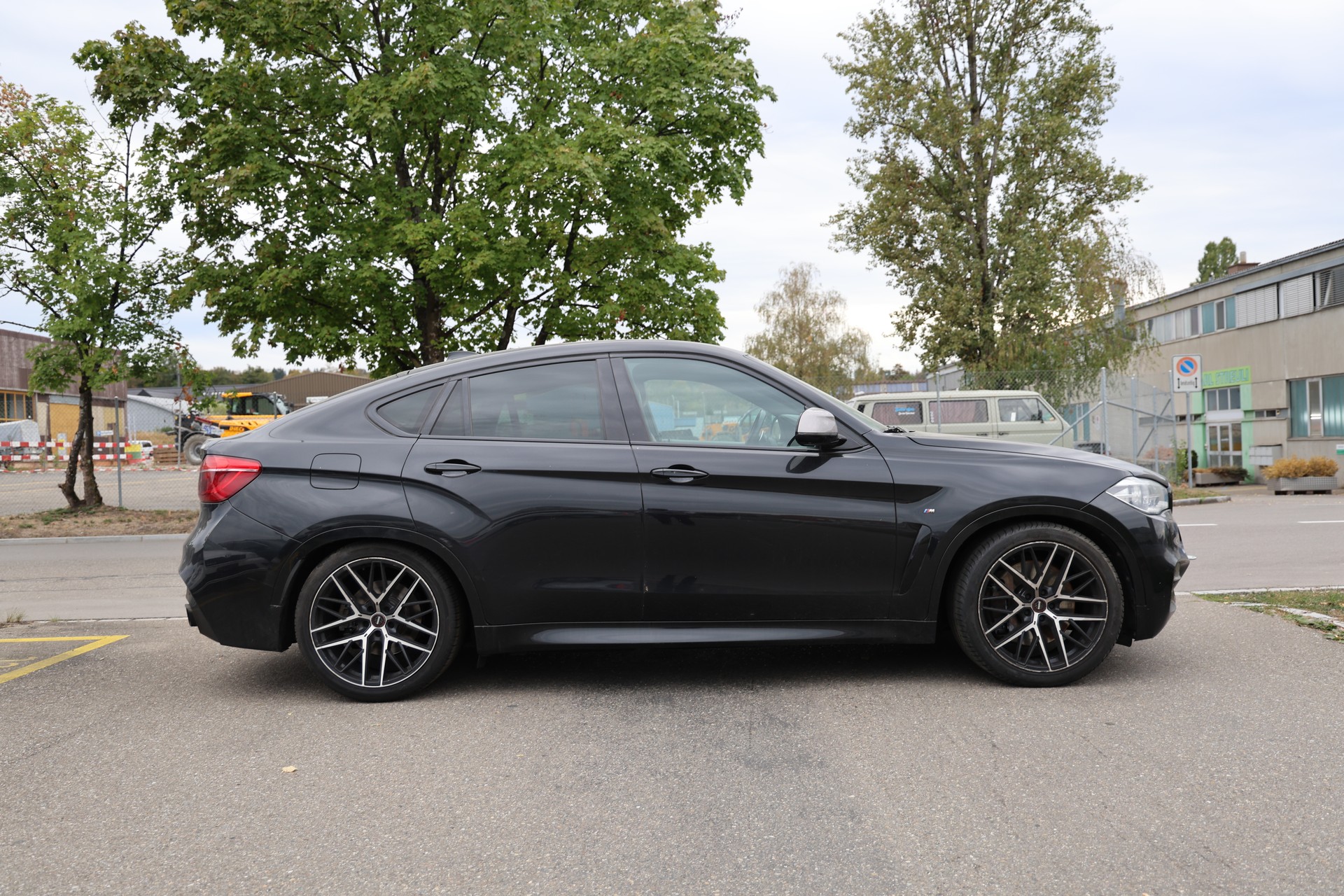 BMW X6 M50d-image-2