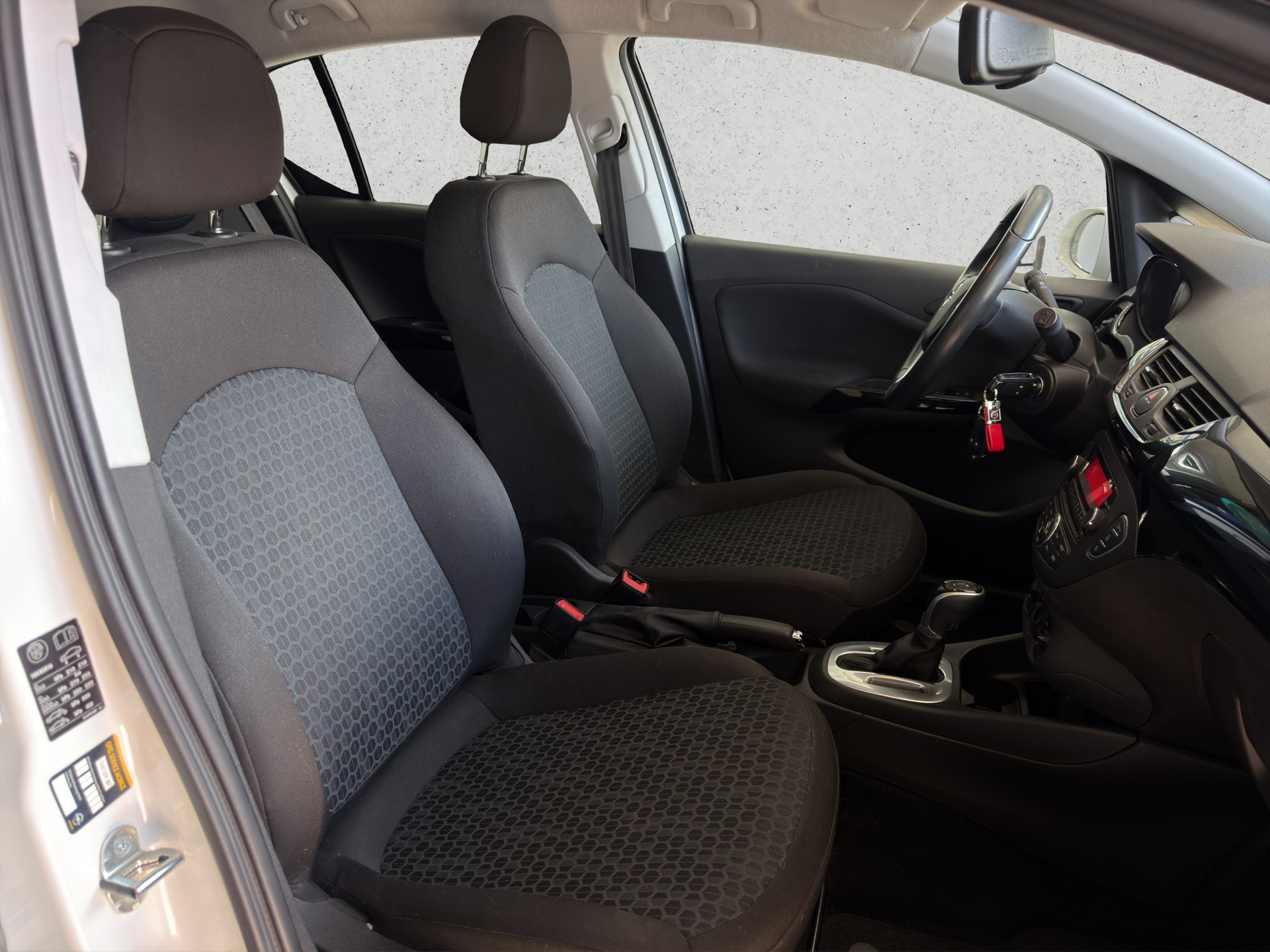 OPEL Corsa 1.4 eTEC Cosmo-image-11