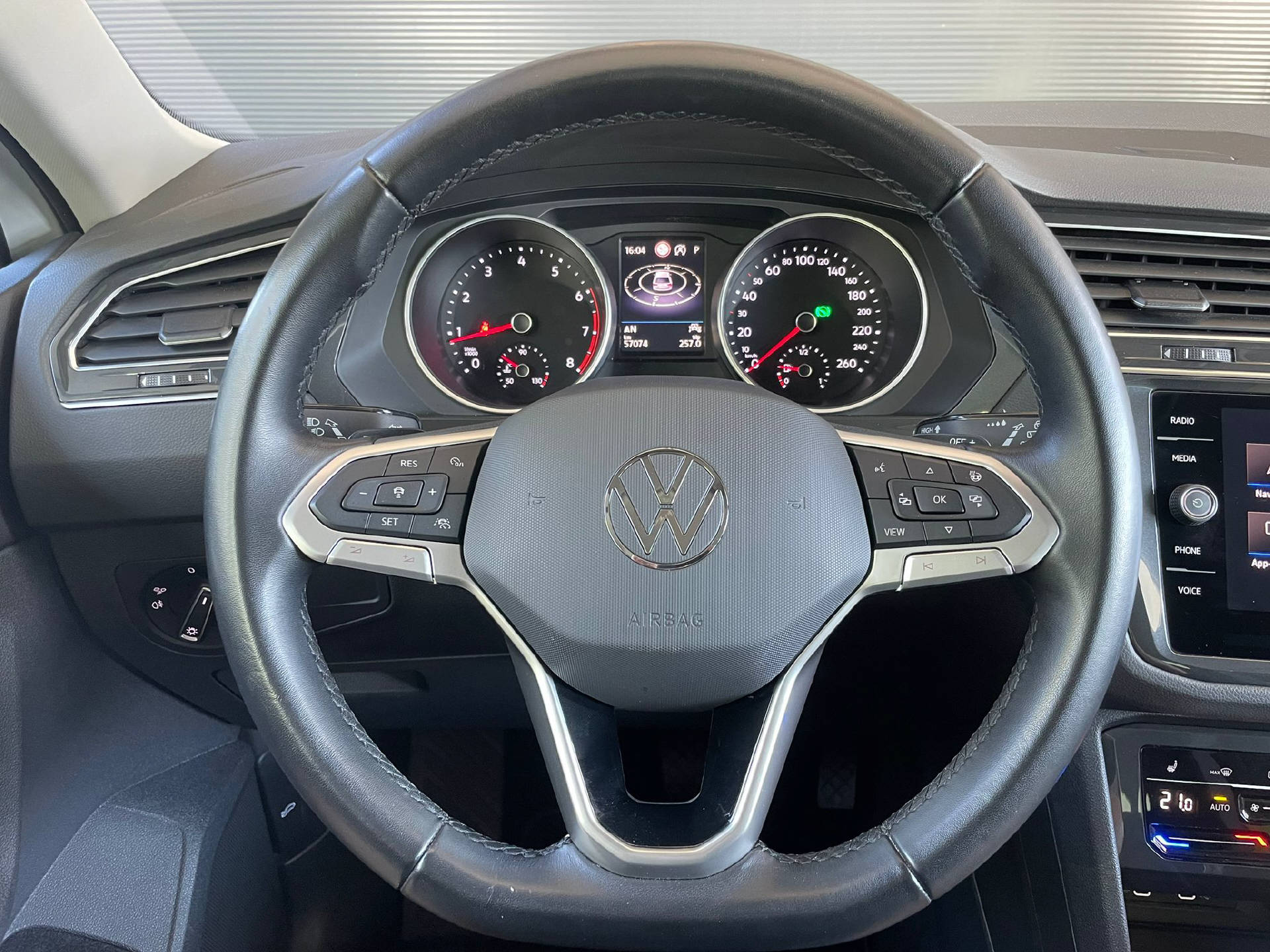 VW Tiguan 2.0 TSI Life DSG-image-7