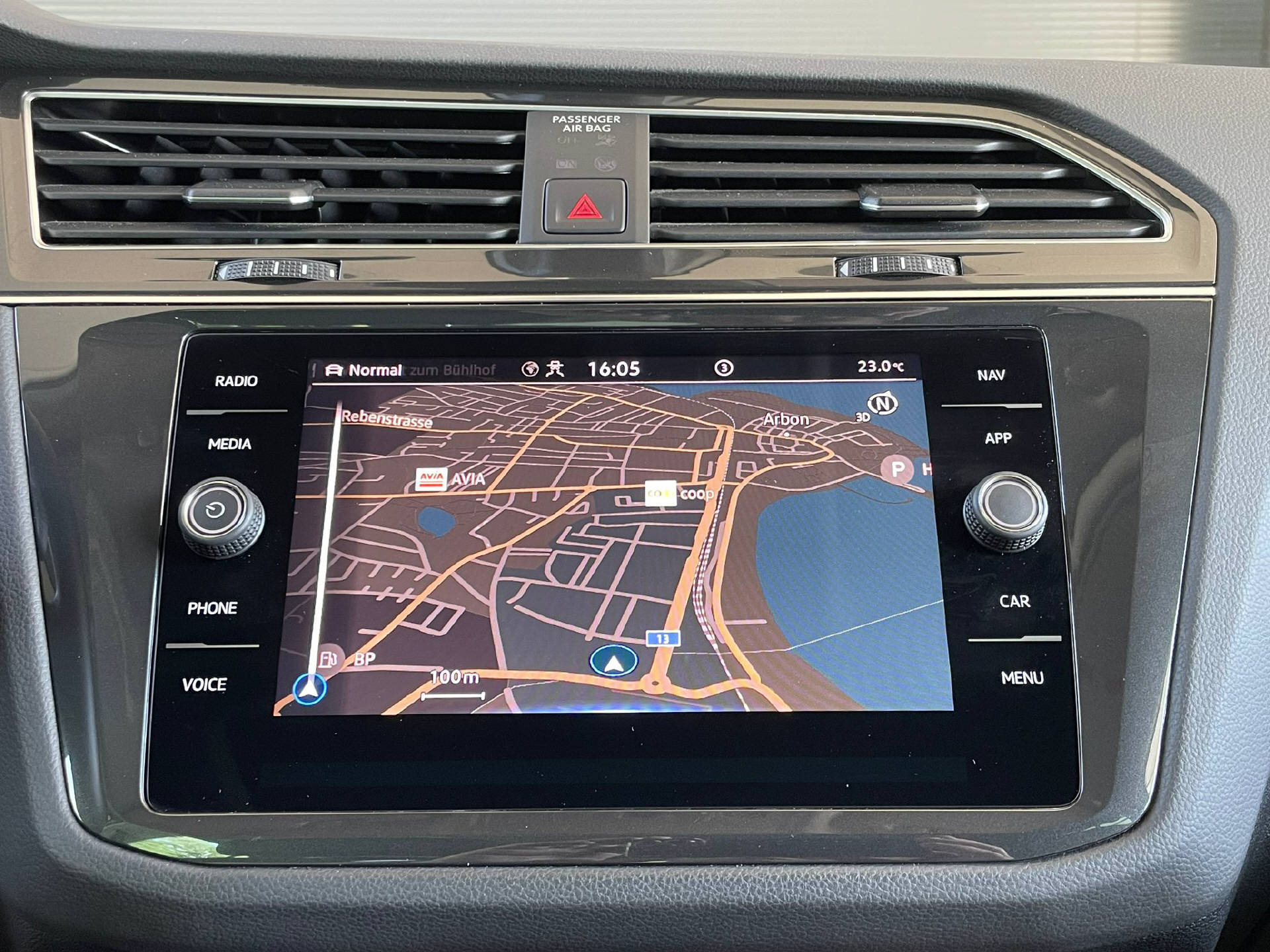 VW Tiguan 2.0 TSI Life DSG-image-11