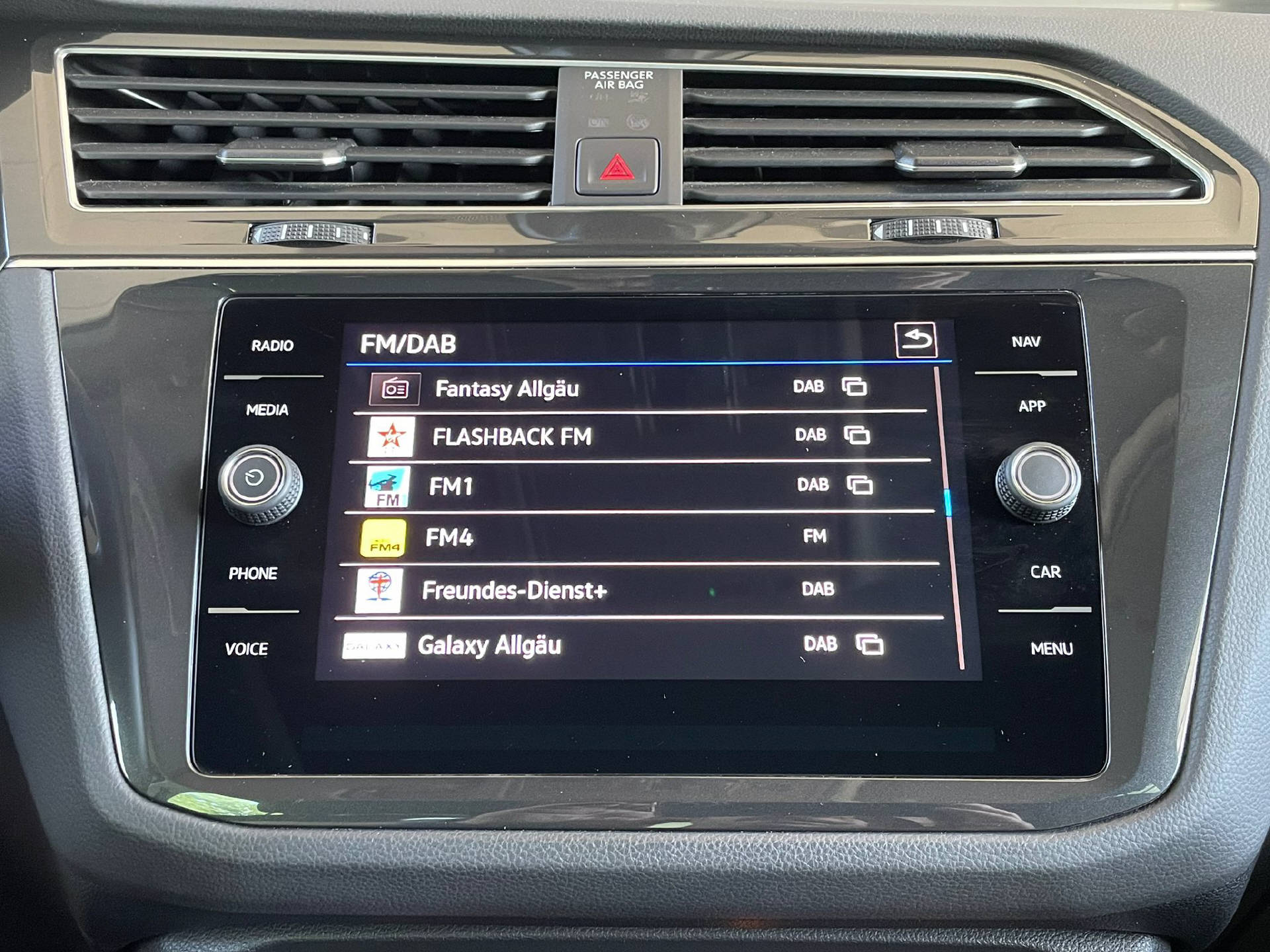 VW Tiguan 2.0 TSI Life DSG-image-14