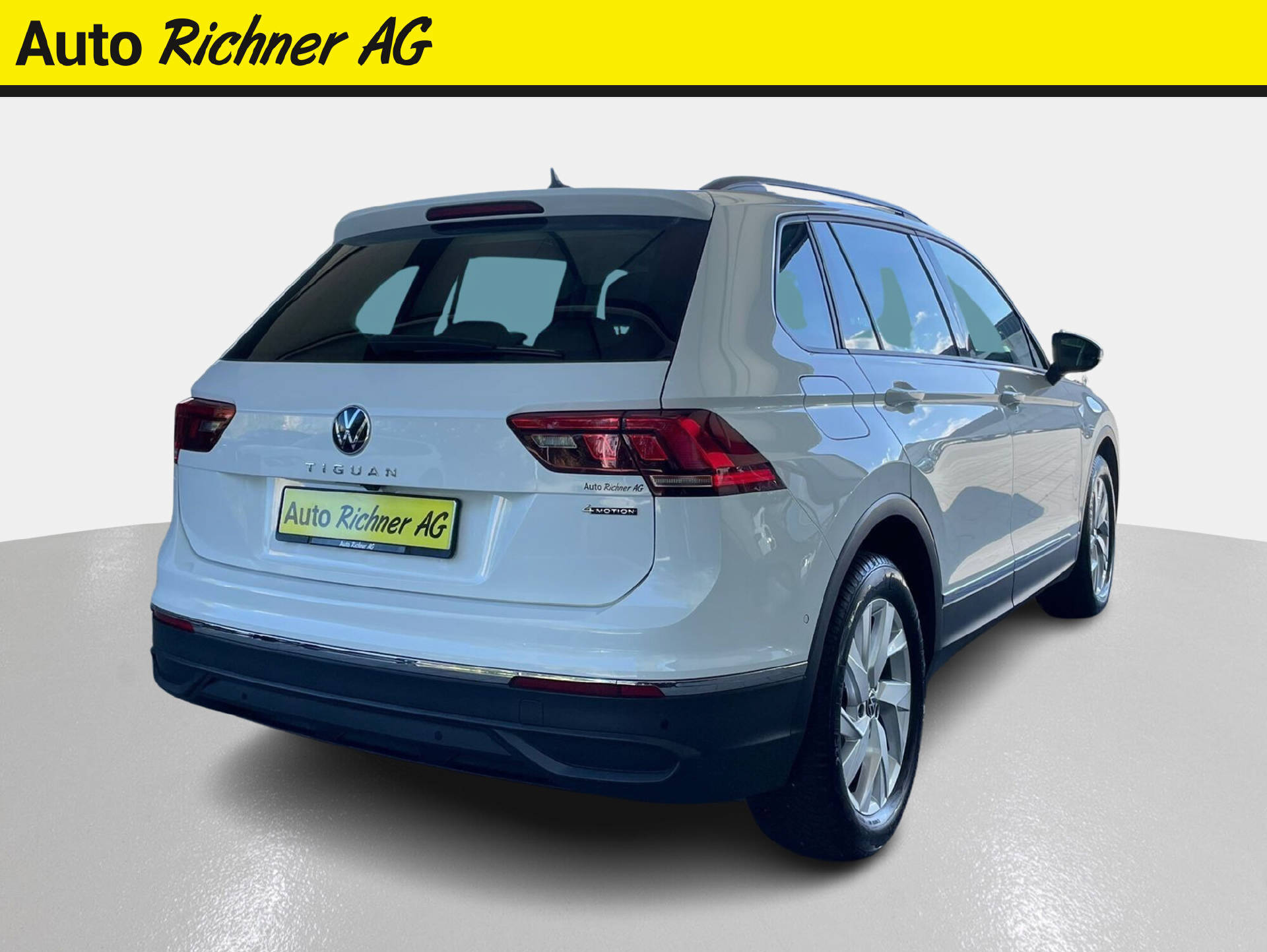 VW Tiguan 2.0 TSI Life DSG-image-3