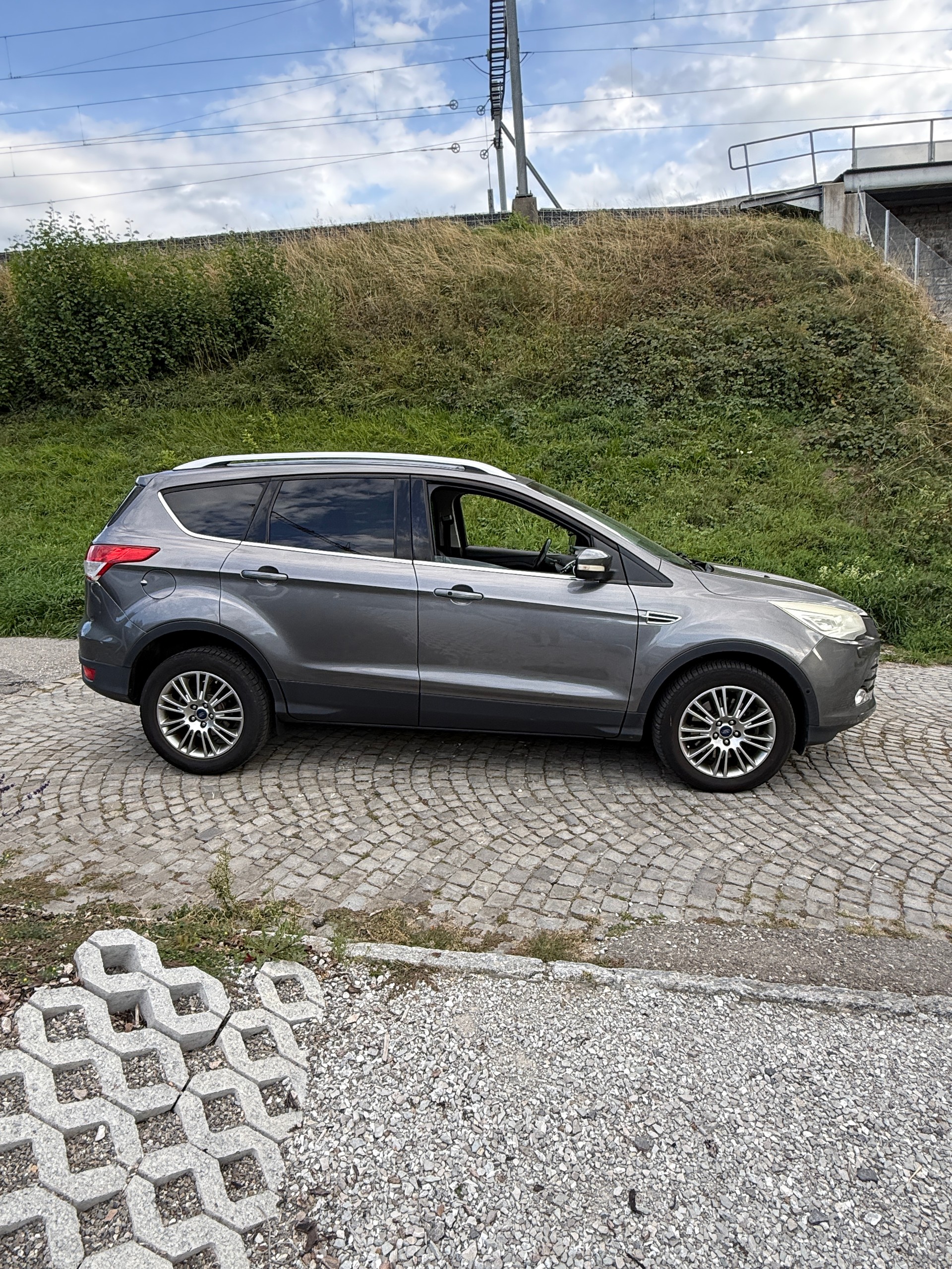 FORD Kuga 2.0 TDCi Carving 4WD PowerShift-image-2