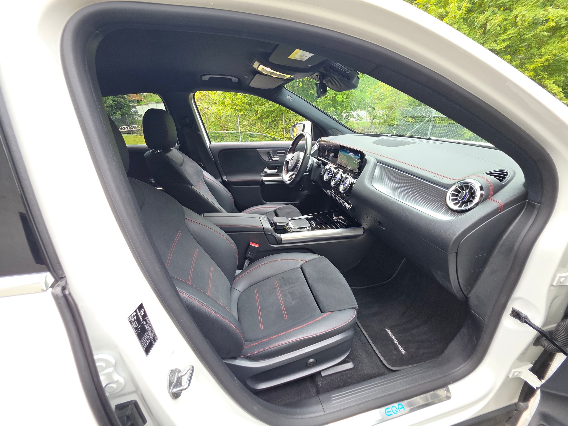 MERCEDES-BENZ EQA 300 AMG Line 4Matic-image-20