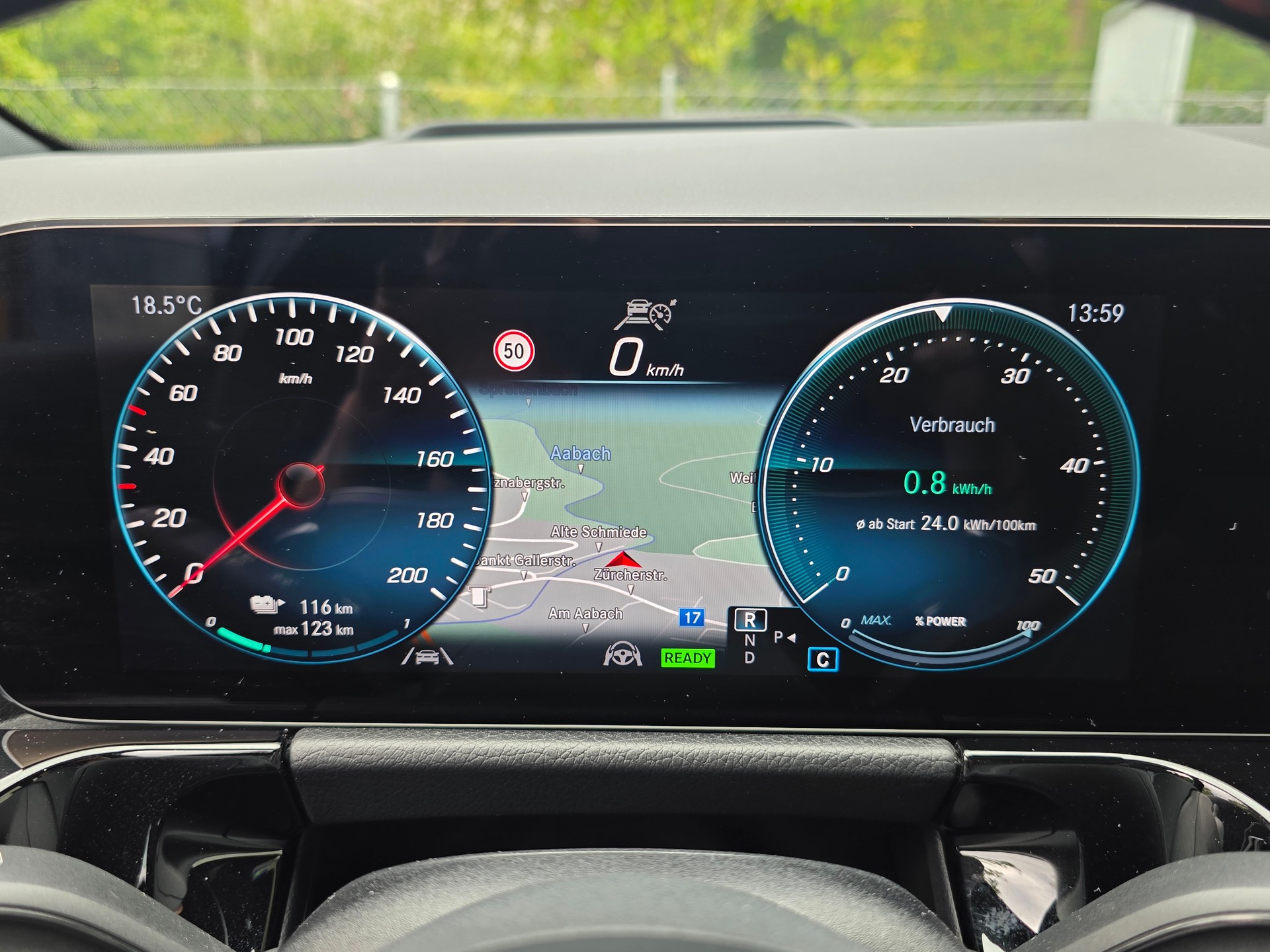 MERCEDES-BENZ EQA 300 AMG Line 4Matic-image-24