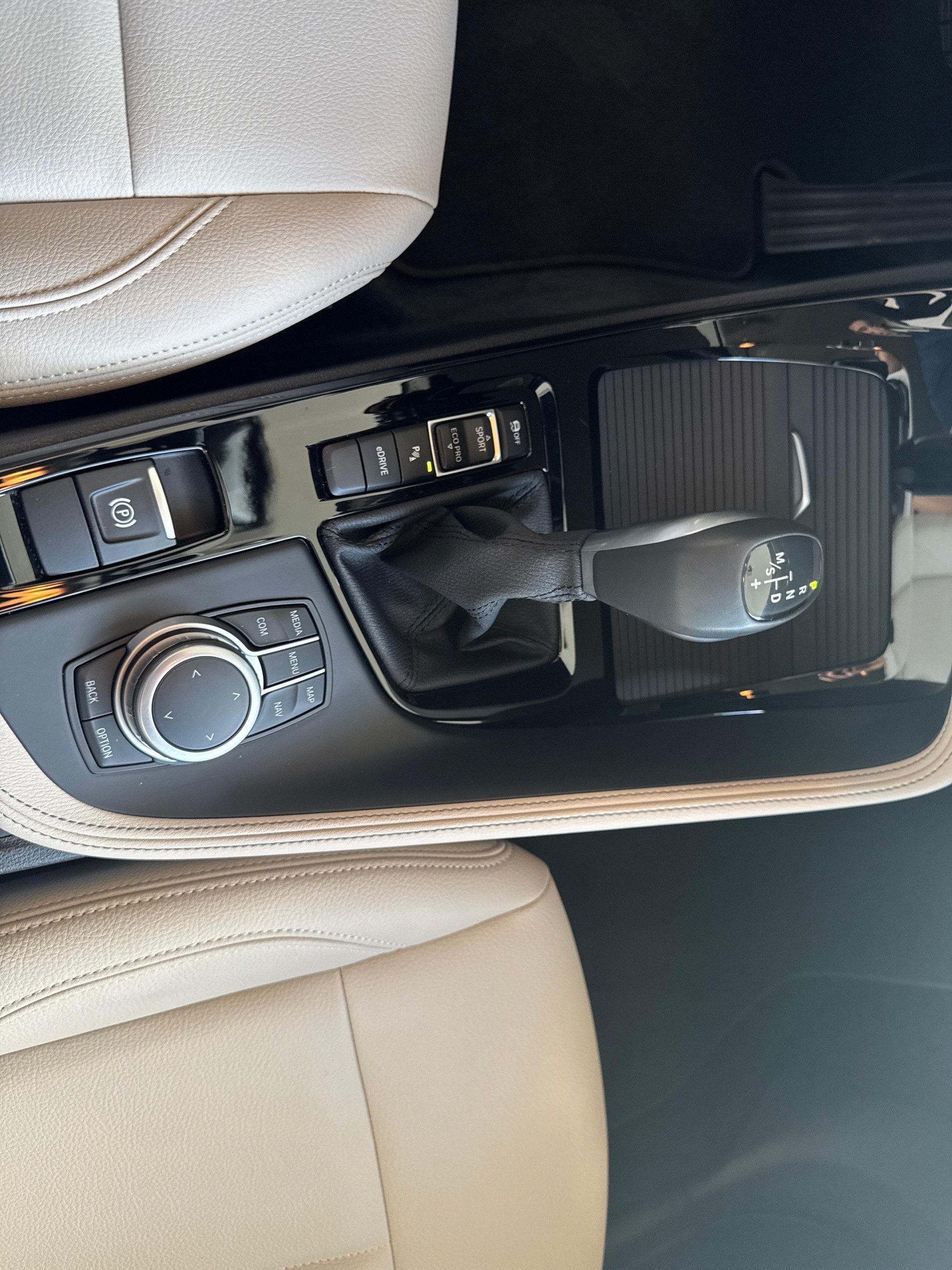 BMW X2 25e xDrive-image-17
