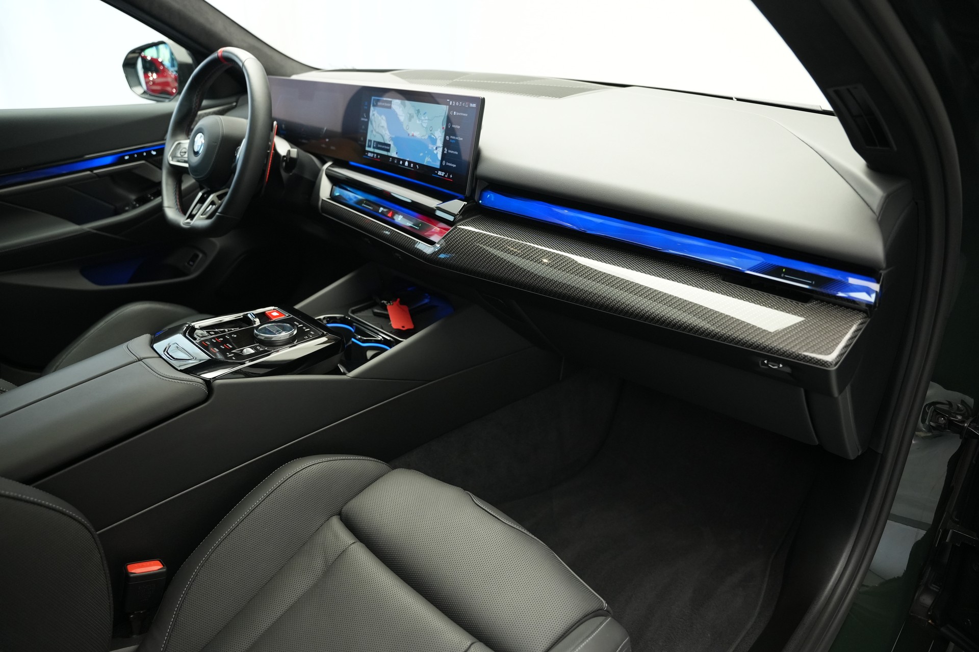 BMW M5 xDrive Touring *Brewster Green* *Keramik* *Pano* *Iconic Glow*-image-11