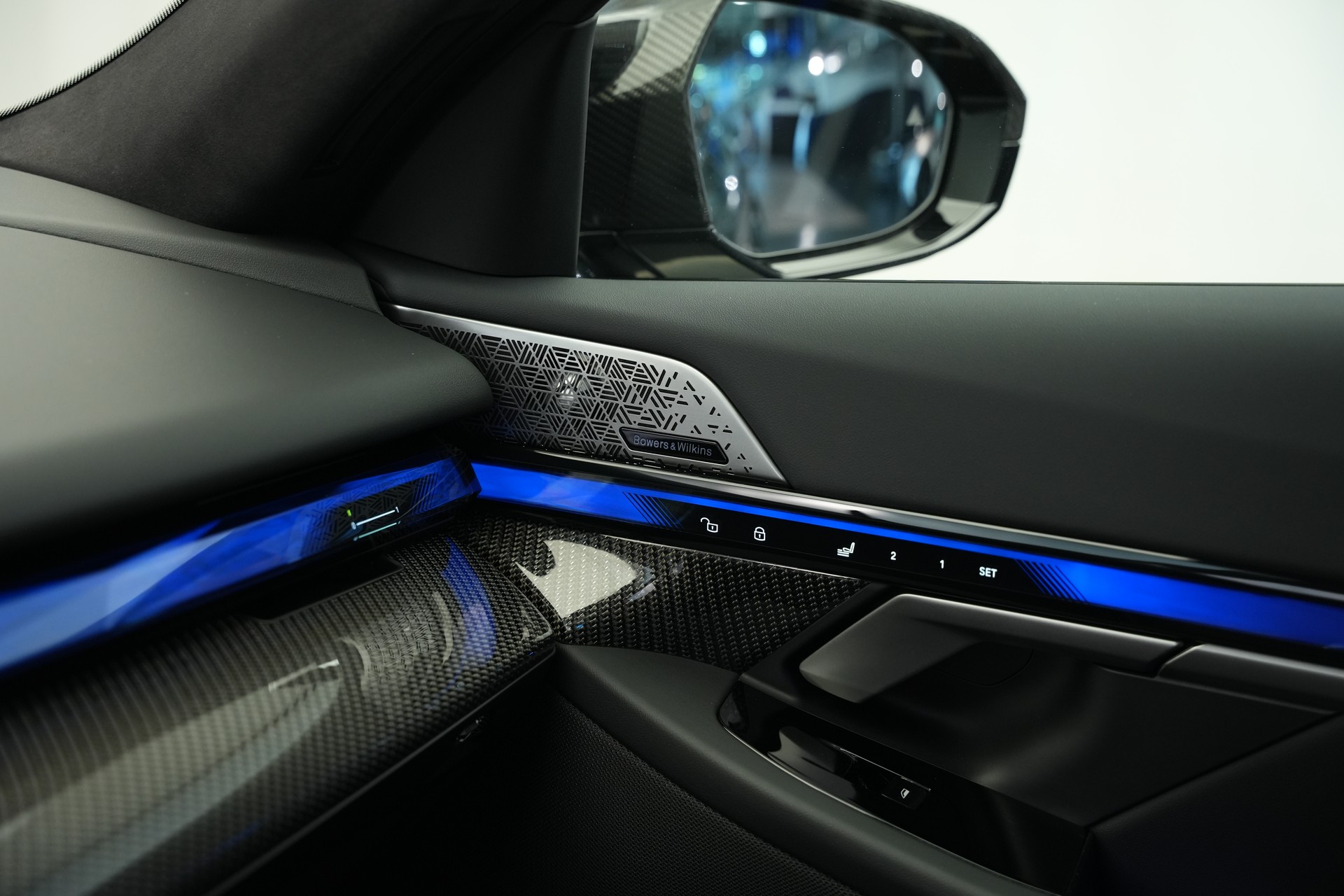 BMW M5 xDrive Touring *Brewster Green* *Keramik* *Pano* *Iconic Glow*-image-36