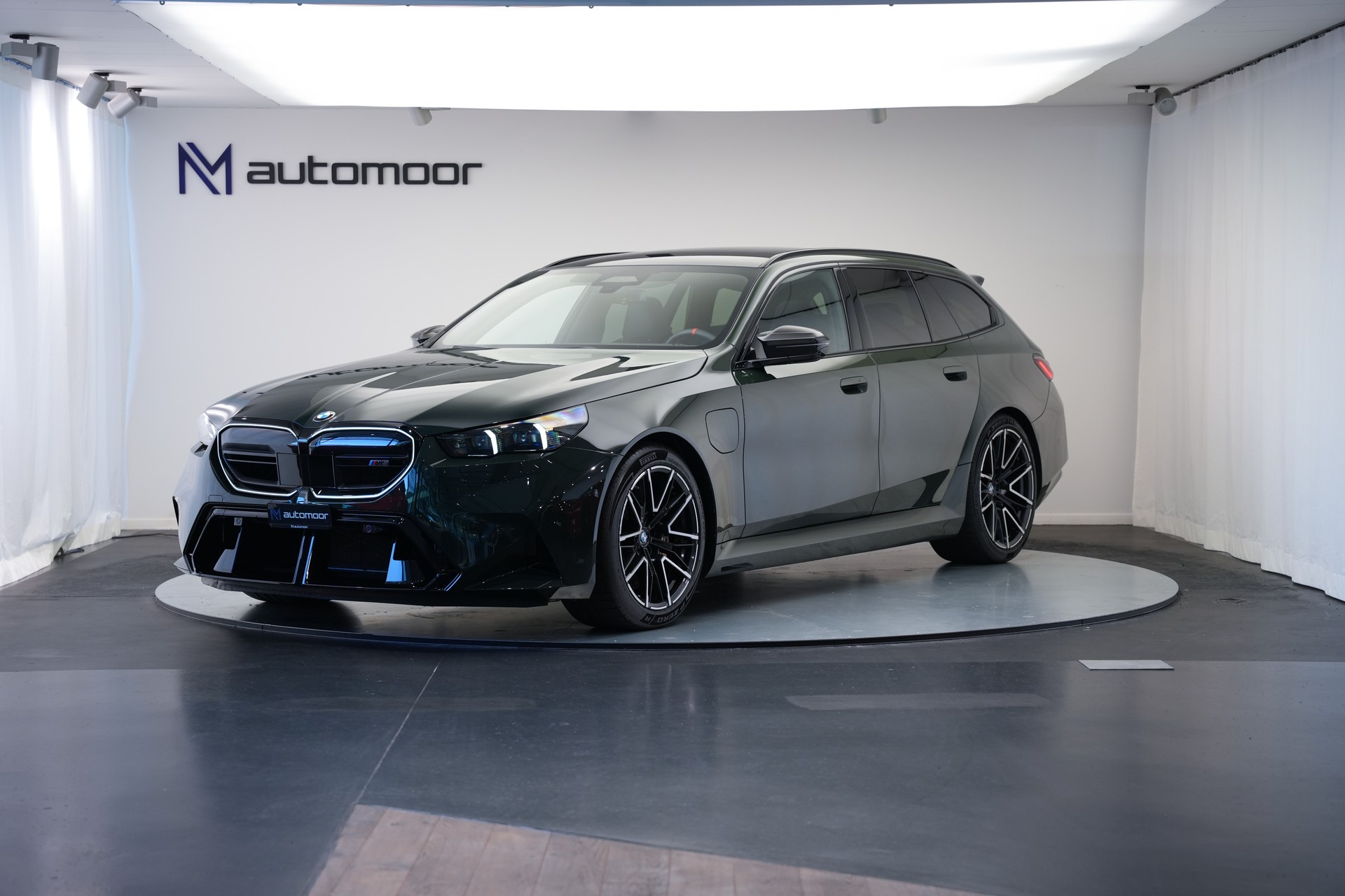 BMW M5 xDrive Touring *Brewster Green* *Keramik* *Pano* *Iconic Glow*