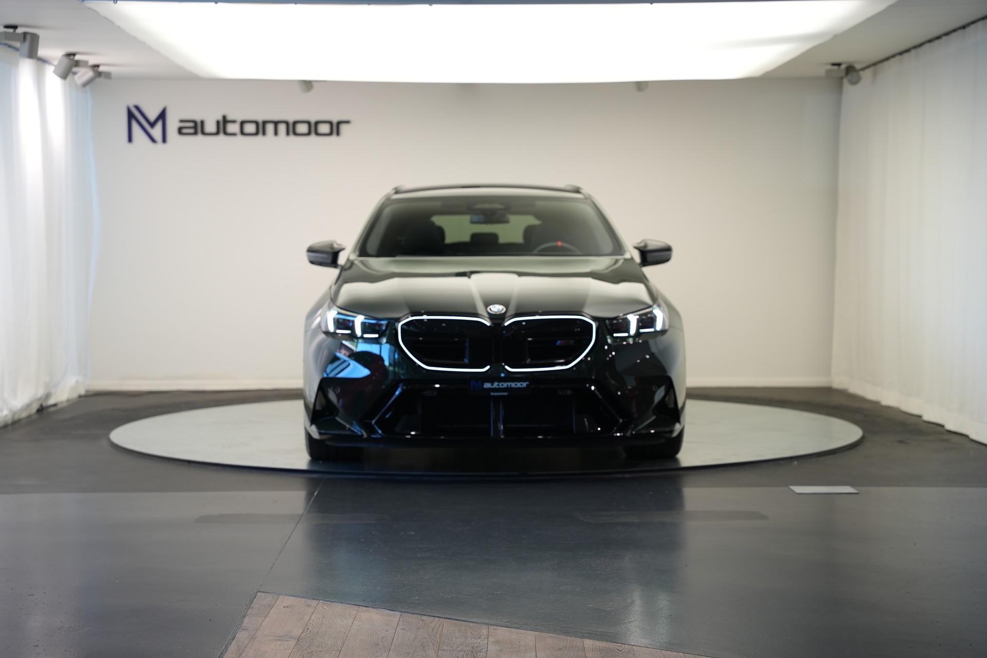 BMW M5 xDrive Touring *Brewster Green* *Keramik* *Pano* *Iconic Glow*-image-1