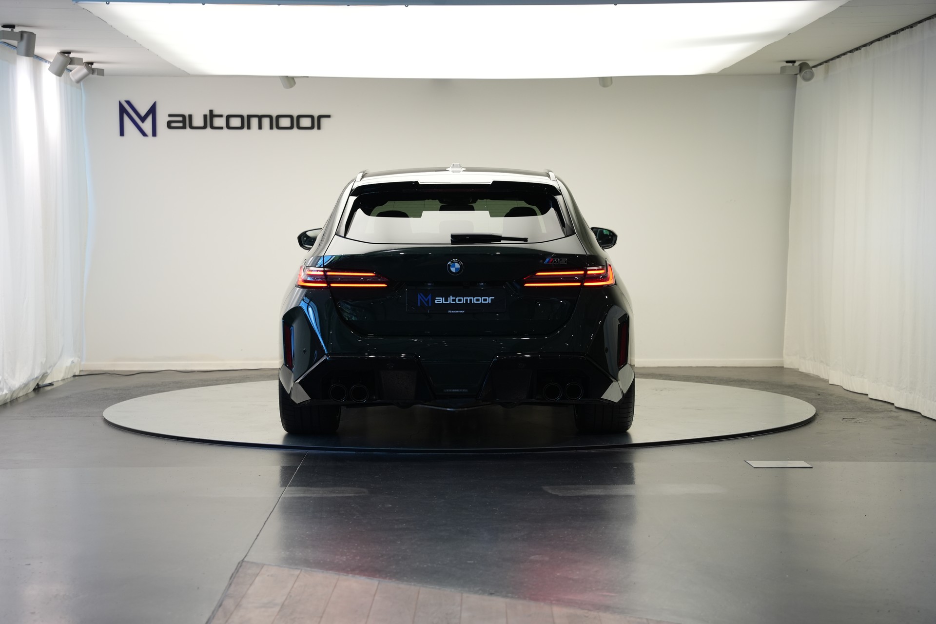 BMW M5 xDrive Touring *Brewster Green* *Keramik* *Pano* *Iconic Glow*-image-5