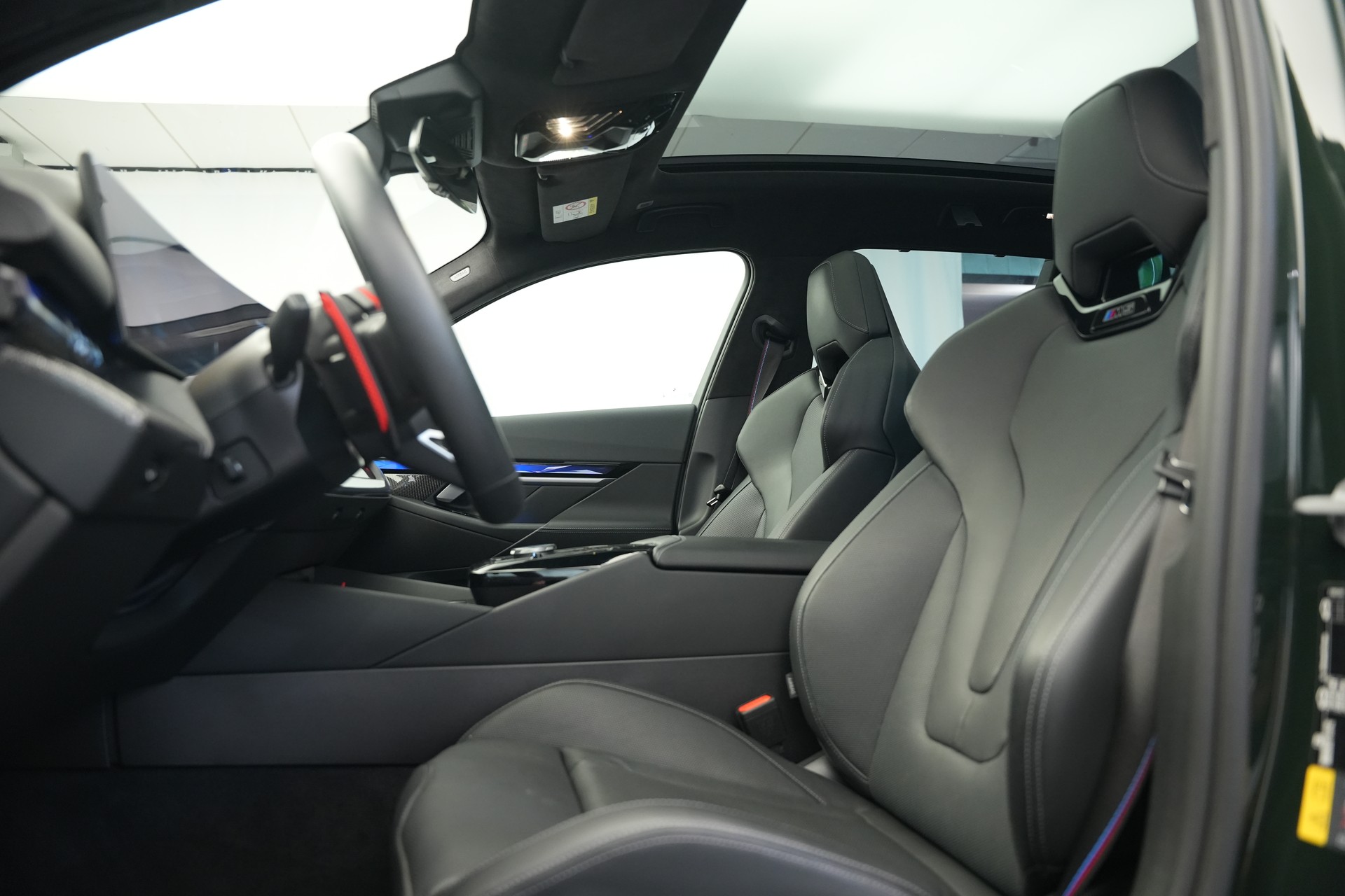 BMW M5 xDrive Touring *Brewster Green* *Keramik* *Pano* *Iconic Glow*-image-12