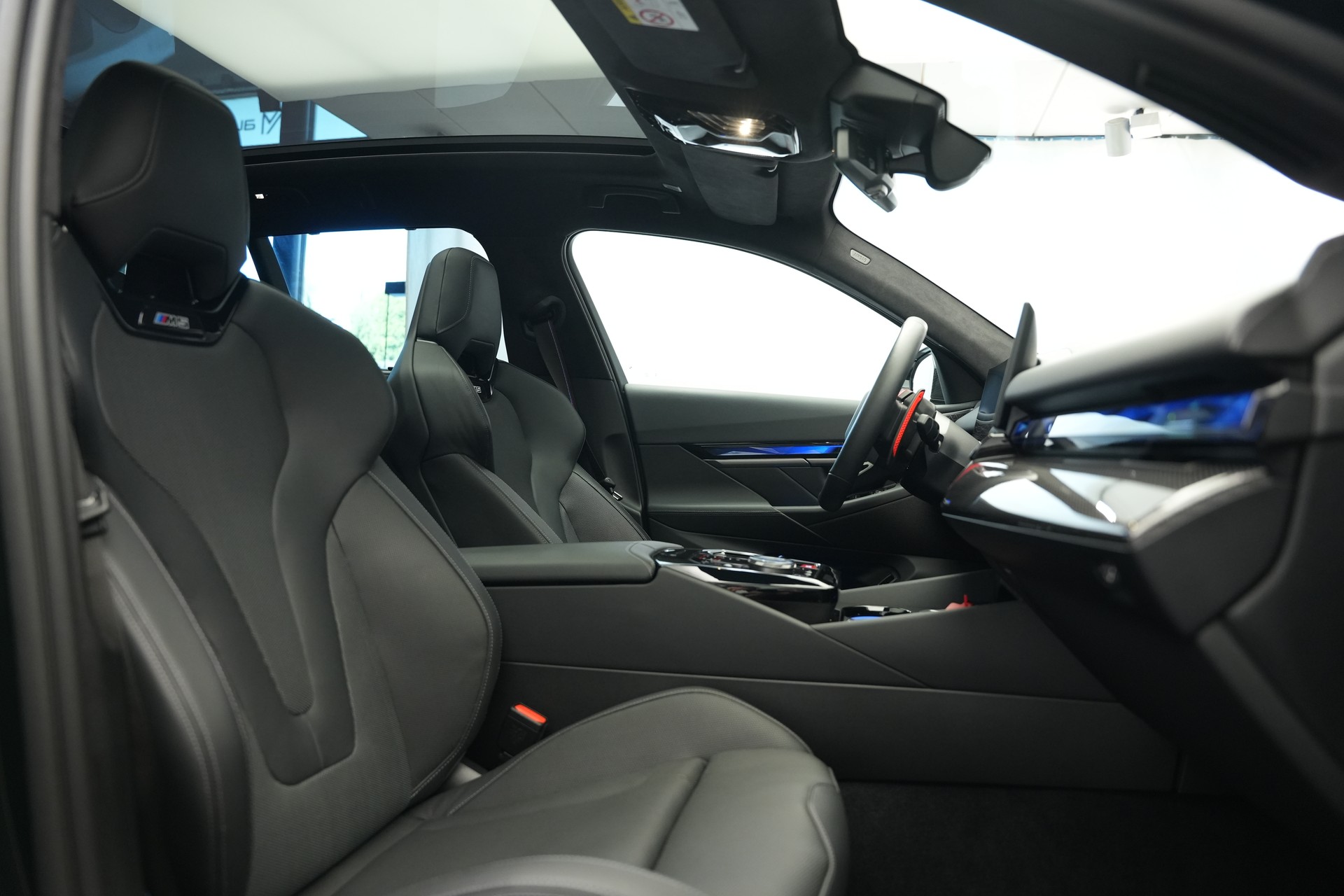 BMW M5 xDrive Touring *Brewster Green* *Keramik* *Pano* *Iconic Glow*-image-13