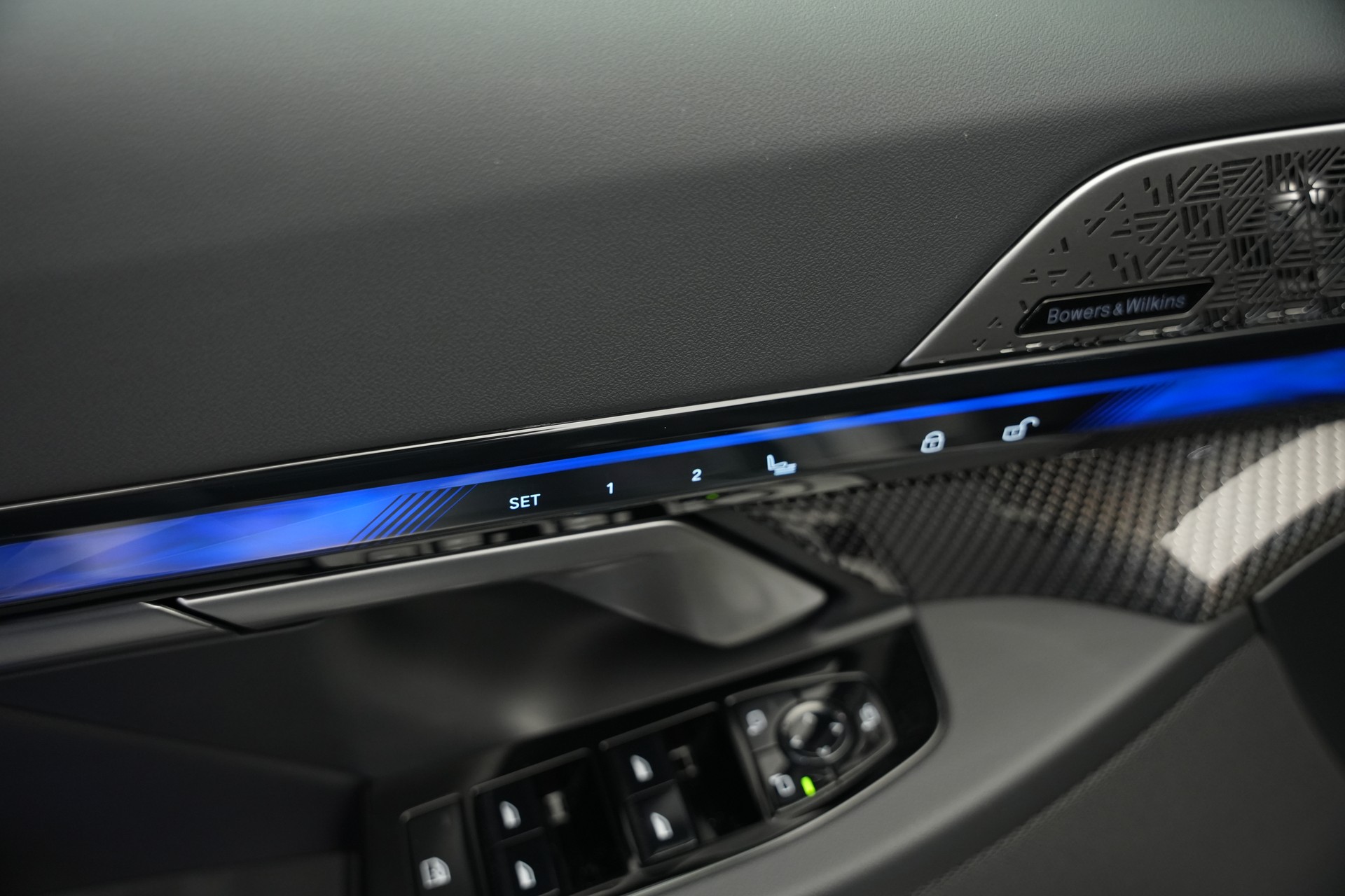 BMW M5 xDrive Touring *Brewster Green* *Keramik* *Pano* *Iconic Glow*-image-20