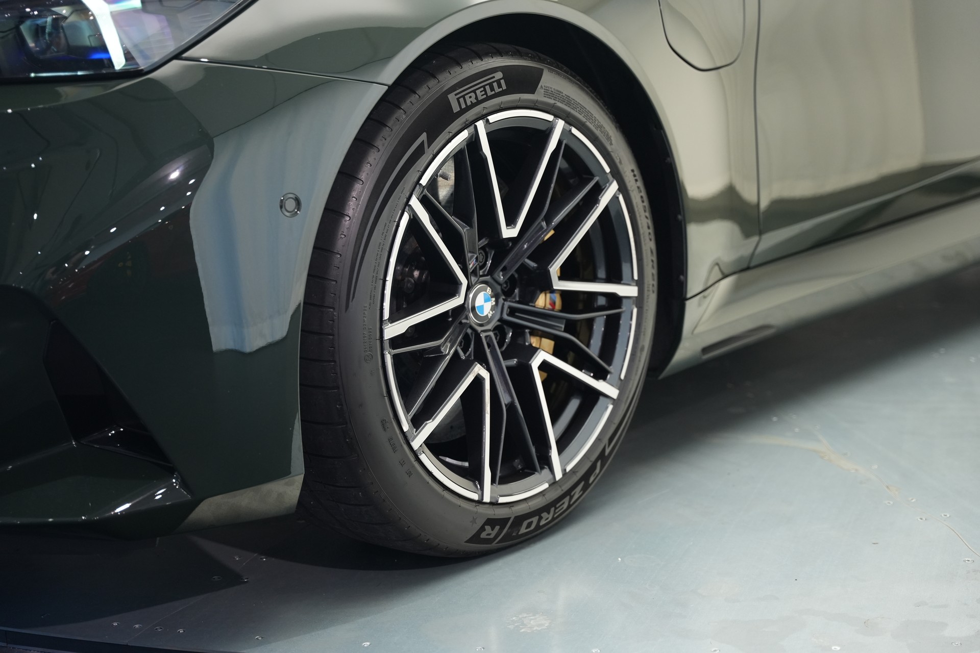 BMW M5 xDrive Touring *Brewster Green* *Keramik* *Pano* *Iconic Glow*-image-63