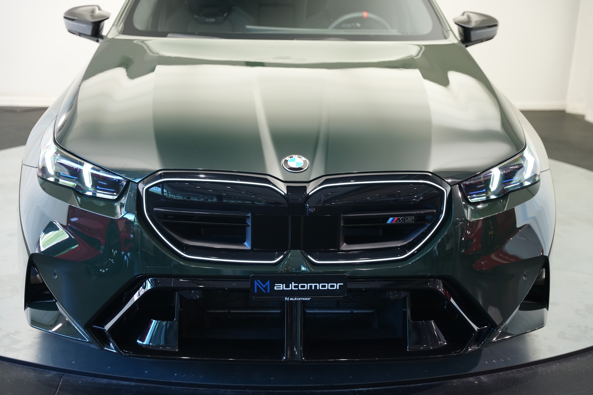 BMW M5 xDrive Touring *Brewster Green* *Keramik* *Pano* *Iconic Glow*-image-60