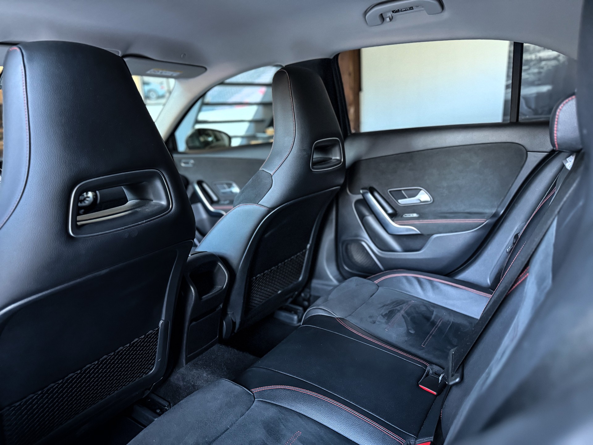 MERCEDES-BENZ A 250 AMG Line 7G-DCT-image-12