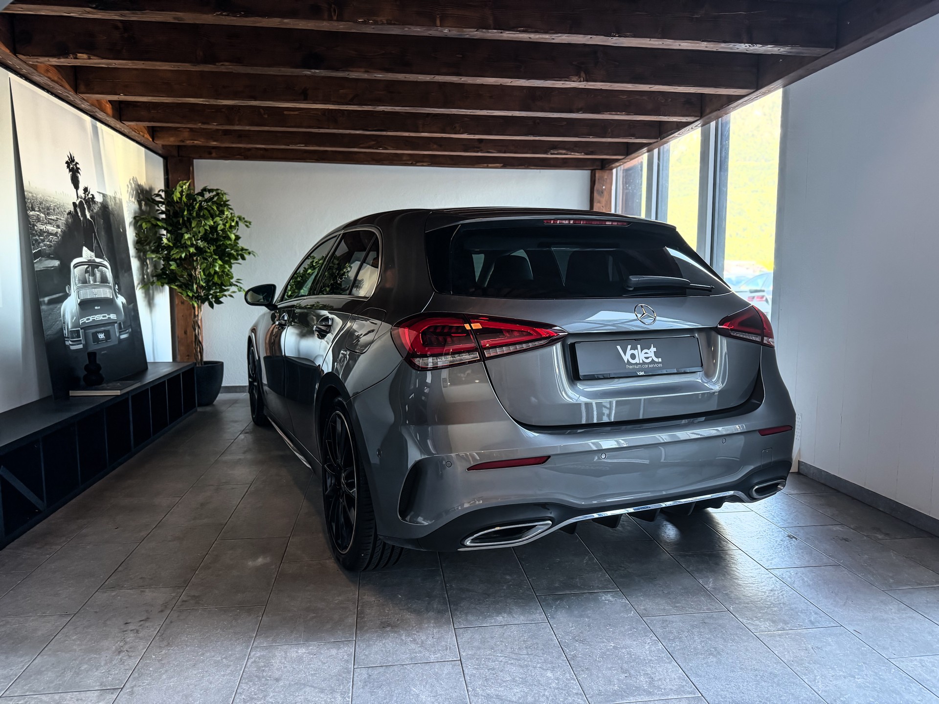 MERCEDES-BENZ A 250 AMG Line 7G-DCT-image-4