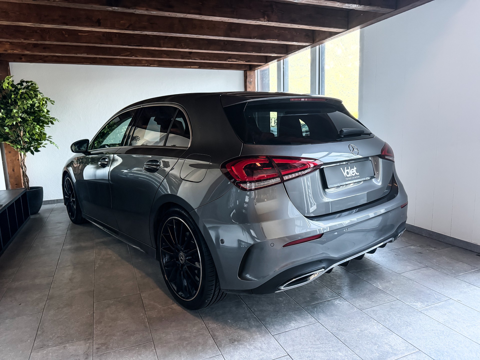 MERCEDES-BENZ A 250 AMG Line 7G-DCT-image-5
