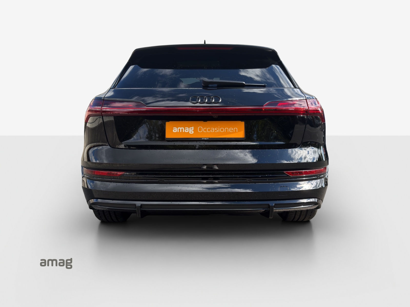 AUDI e-tron 55 S Line Black Edition quattro-showroom-element-3