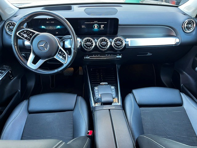 MERCEDES-BENZ GLB 200 Progressive 7G-Tronic-image-11