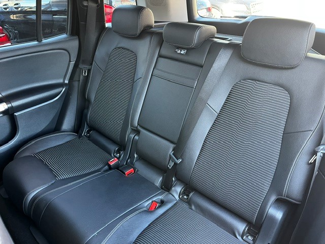 MERCEDES-BENZ GLB 200 Progressive 7G-Tronic-image-10