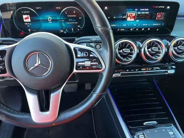 MERCEDES-BENZ GLB 200 Progressive 7G-Tronic-image-12