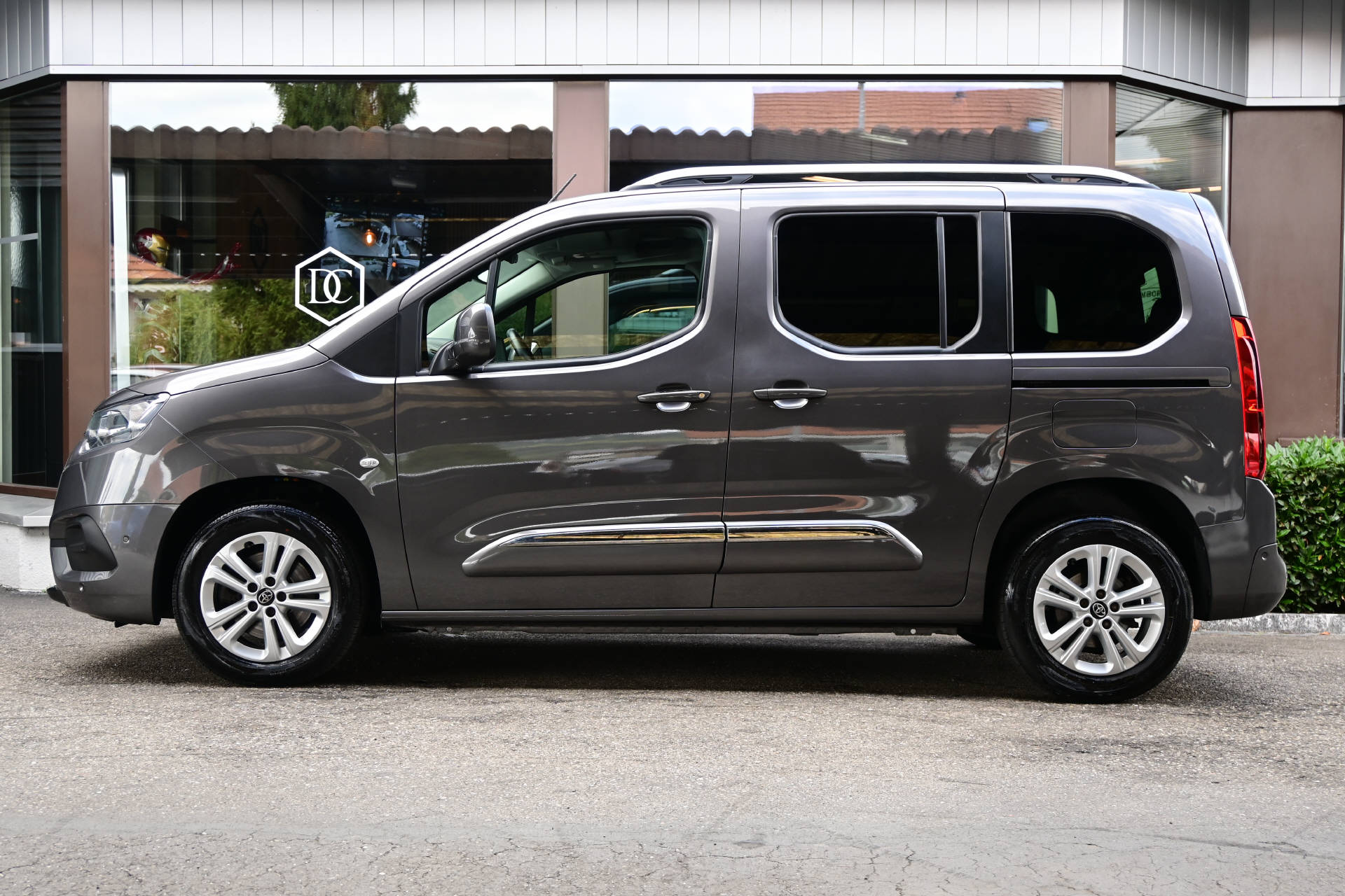 TOYOTA Proace City Verso L1 1.5 HDi Trend *Werksgarantie bis 08/30*-image-4