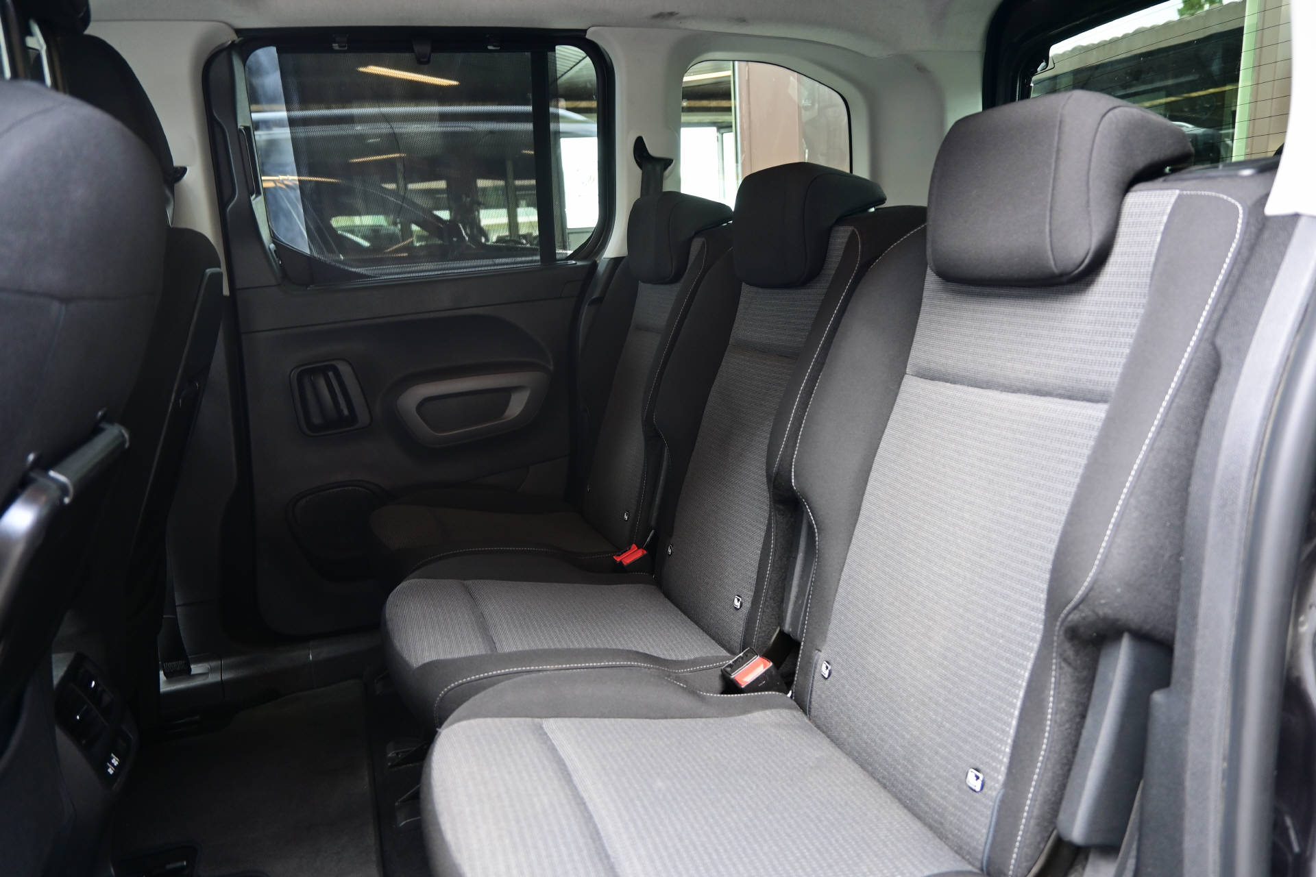 TOYOTA Proace City Verso L1 1.5 HDi Trend *Werksgarantie bis 08/30*-image-21