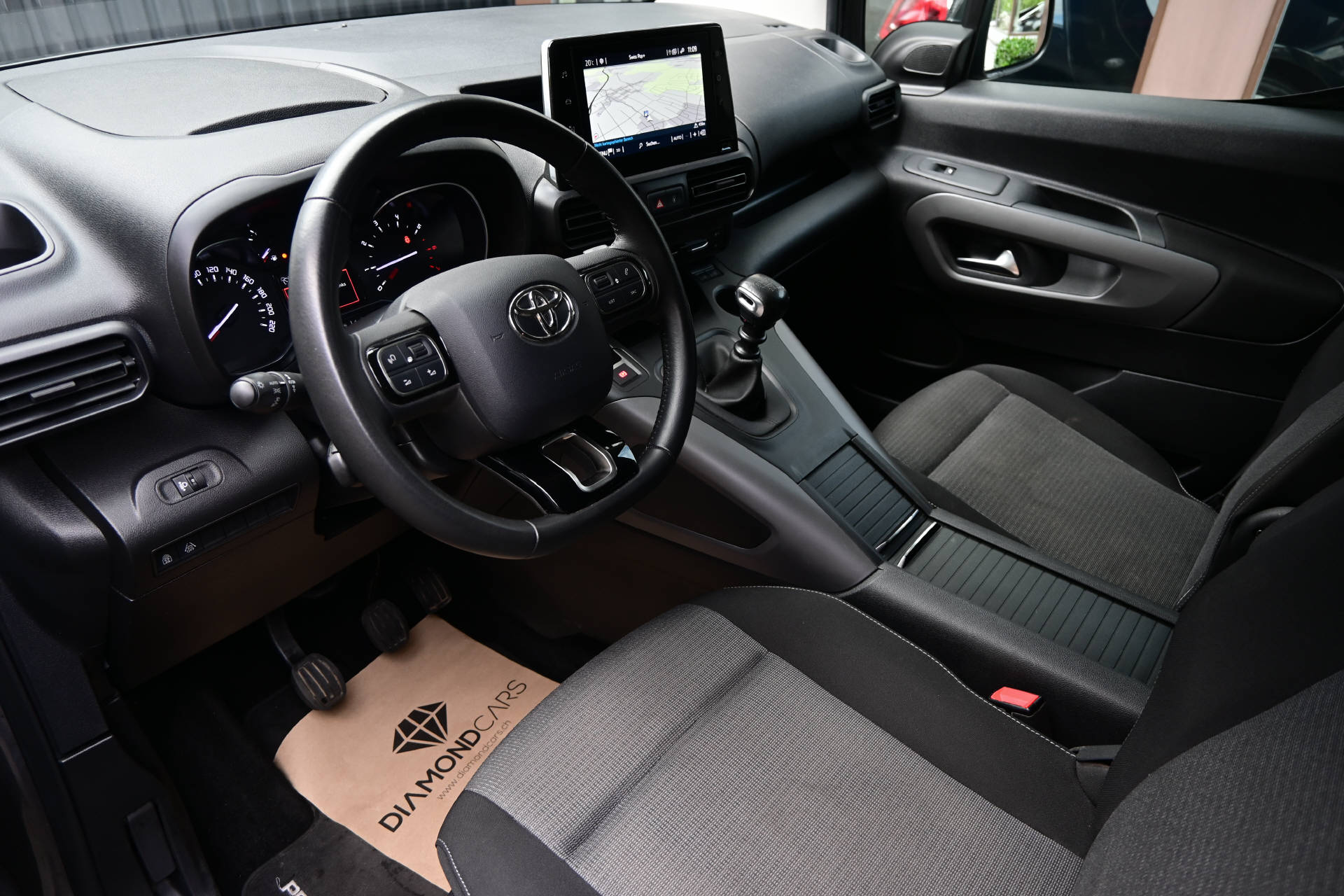TOYOTA Proace City Verso L1 1.5 HDi Trend *Werksgarantie bis 08/30*-image-11
