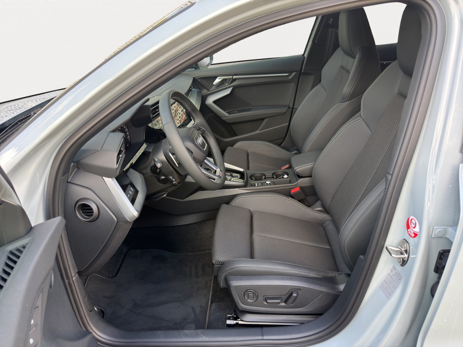 AUDI A3 Allstreet 40 TFSI e Attraction S-tronic-image-4