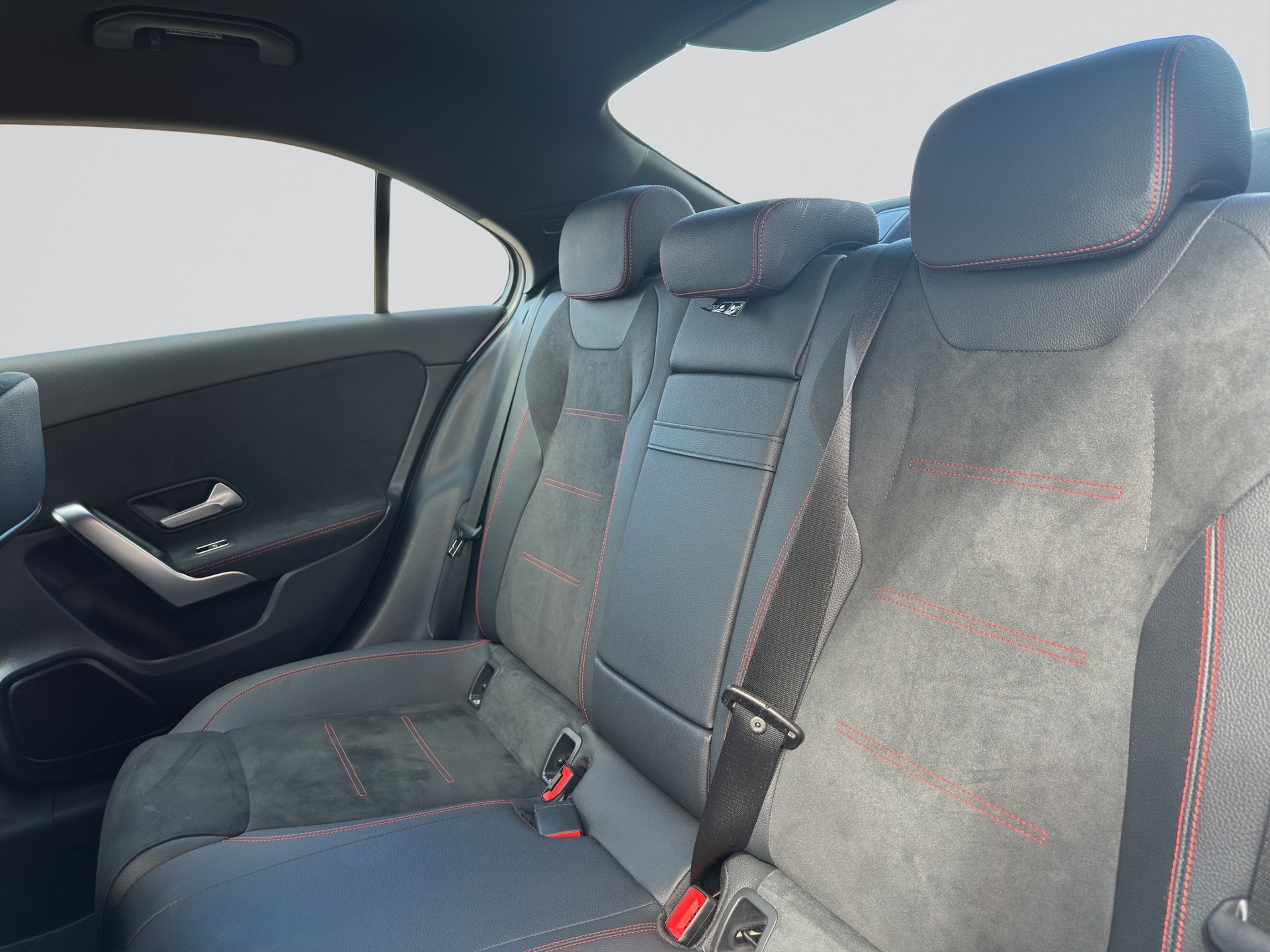 MERCEDES-BENZ A 180 AMG Line Limousine 7G-DCT-image-7