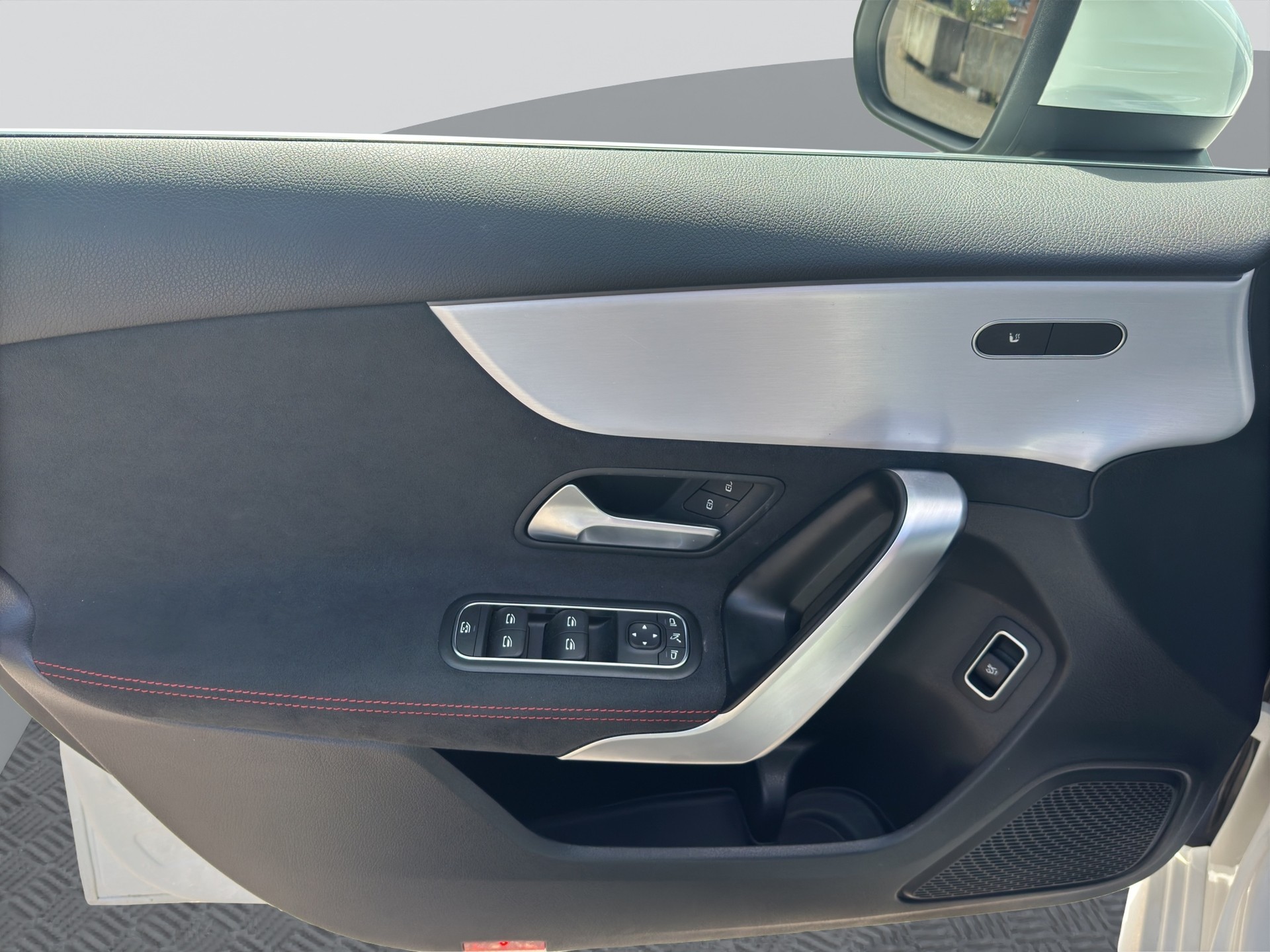 MERCEDES-BENZ A 180 AMG Line Limousine 7G-DCT-image-8