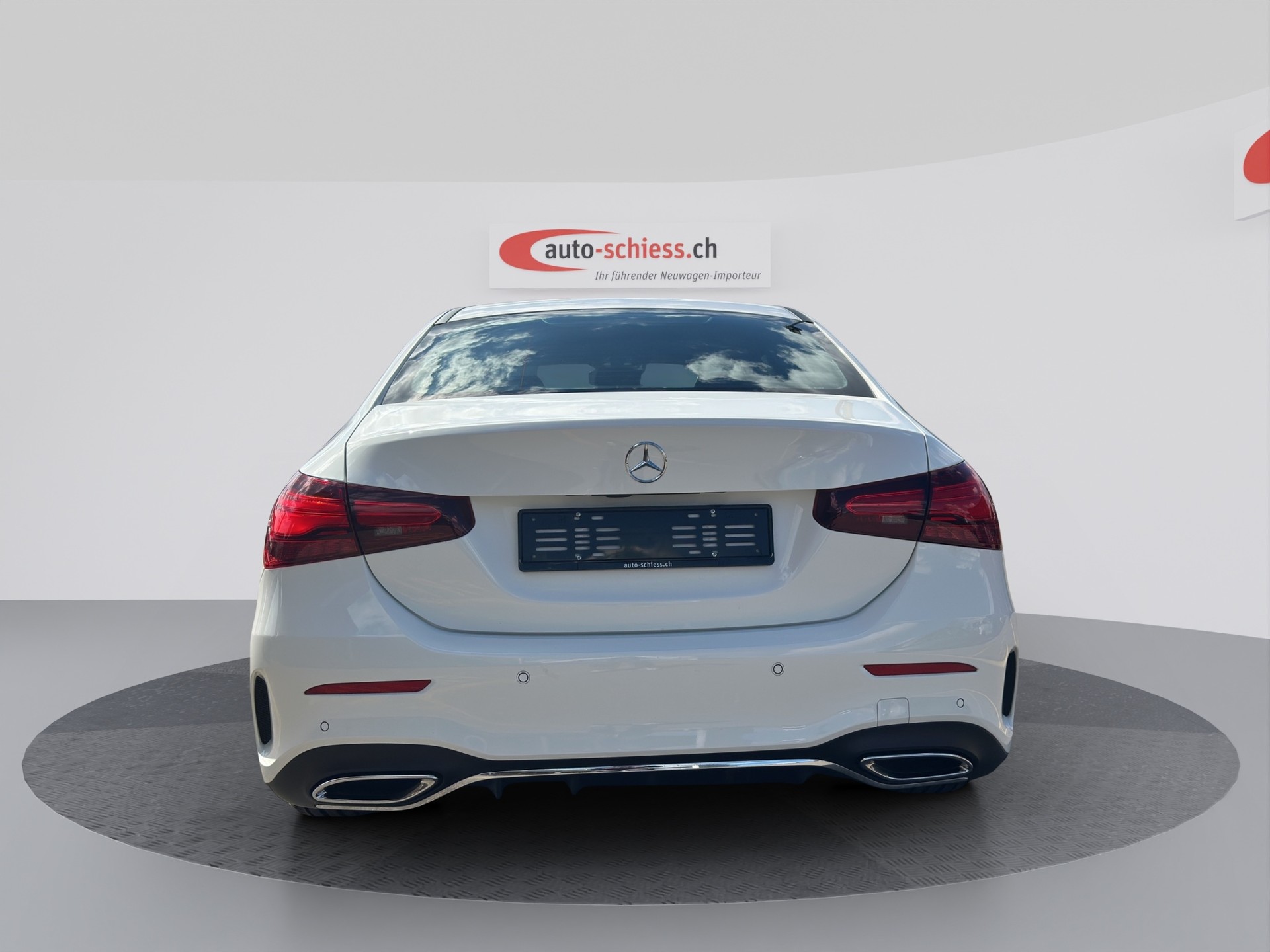 MERCEDES-BENZ A 180 AMG Line Limousine 7G-DCT-image-3