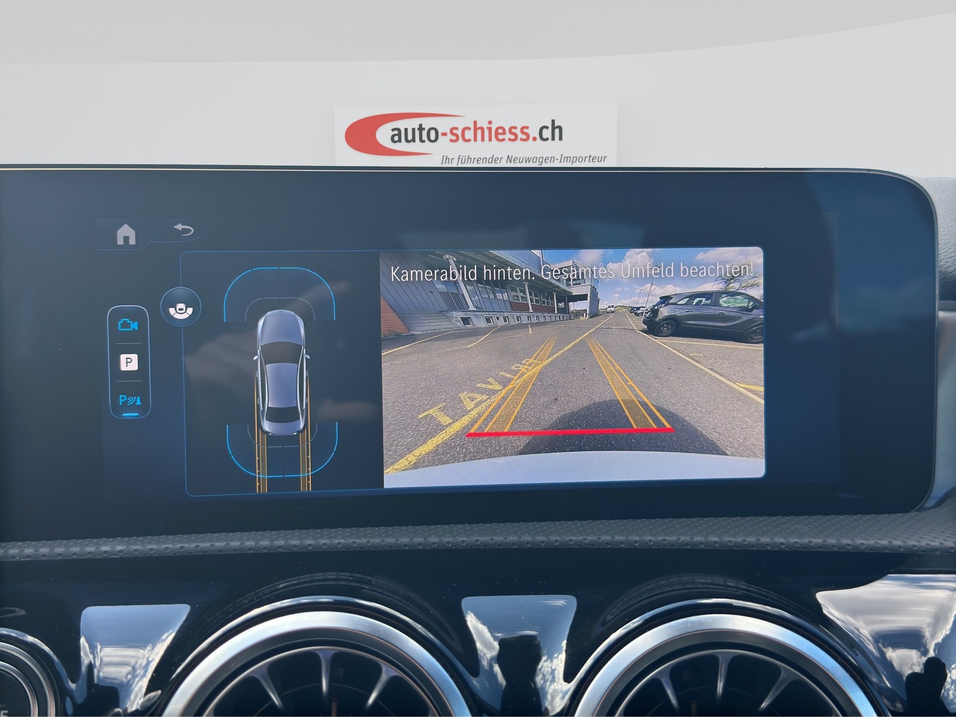 MERCEDES-BENZ A 180 AMG Line Limousine 7G-DCT-image-12