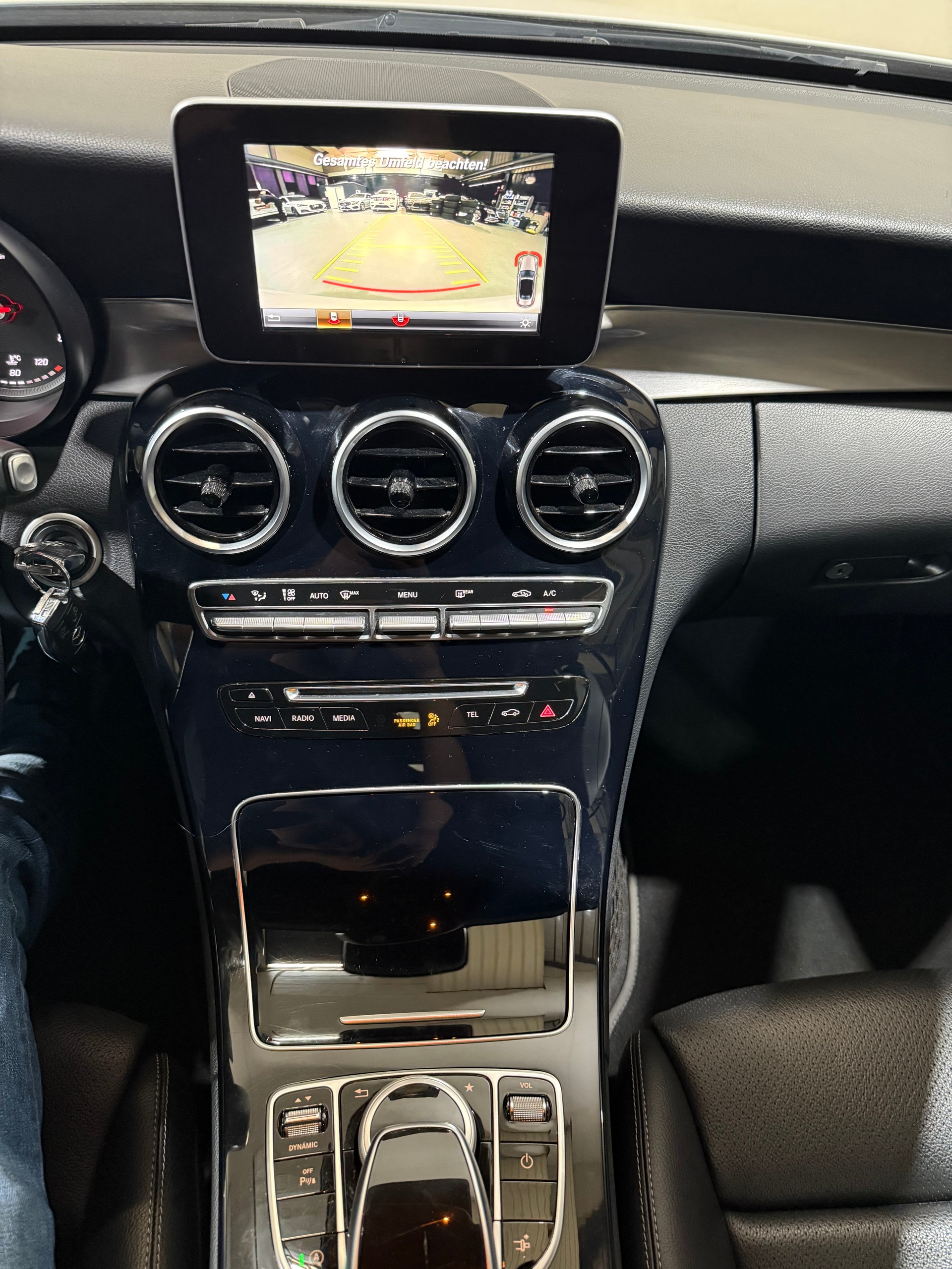 MERCEDES-BENZ C 180 Cabriolet 9G-Tronic-image-14