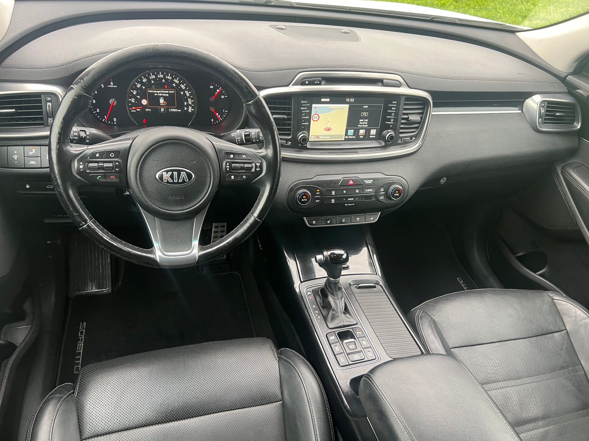 KIA Sorento 2.2 CRDI Style 7P. Automatic-image-8