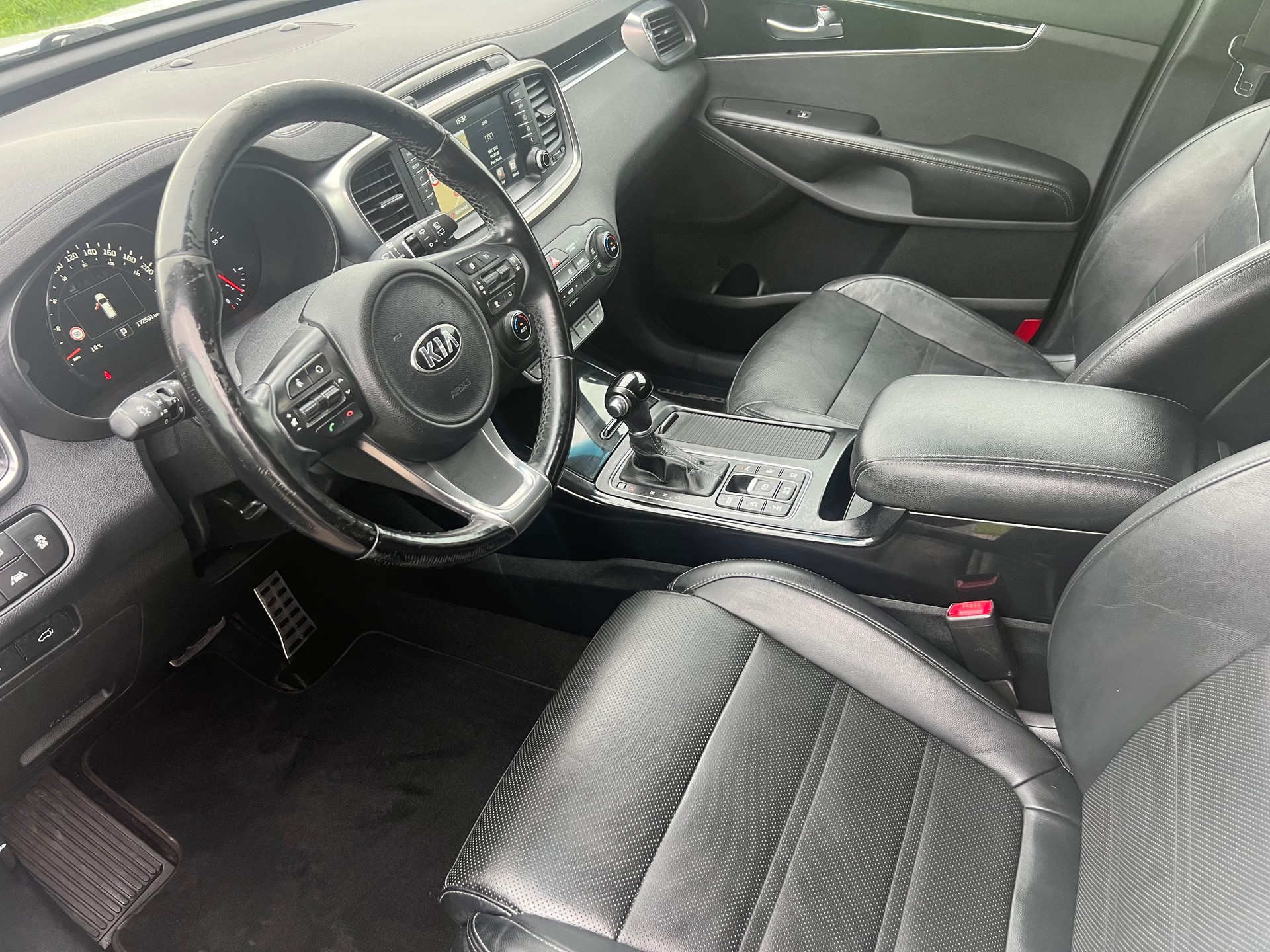 KIA Sorento 2.2 CRDI Style 7P. Automatic-image-6